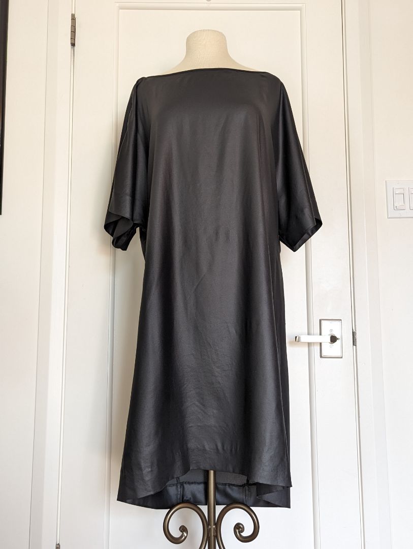 Elizabeth & James L Tunic