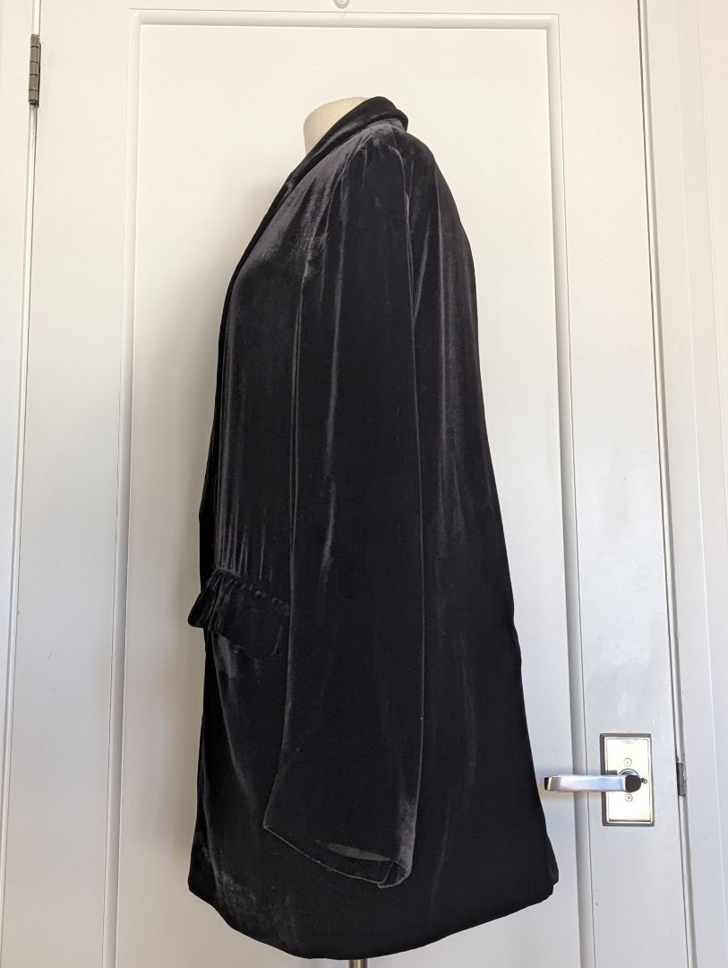 Vince Size: 12 Velvet Blazer