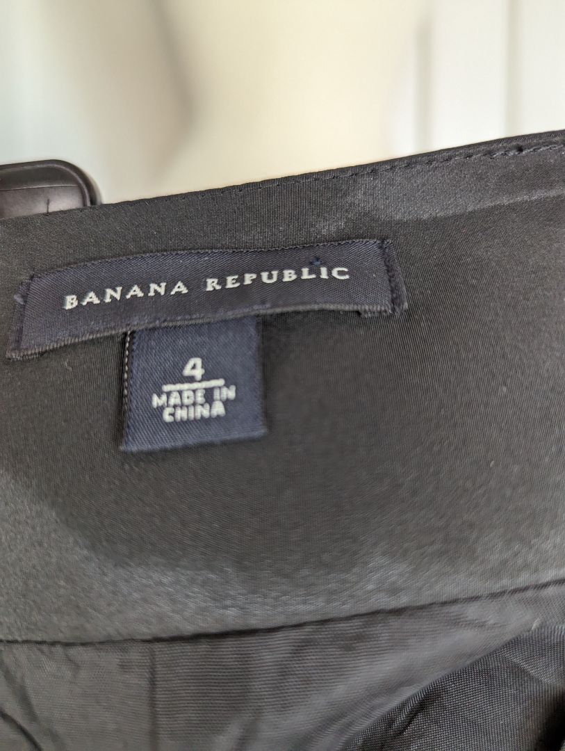 Banana Republic Size: 4 Skirt