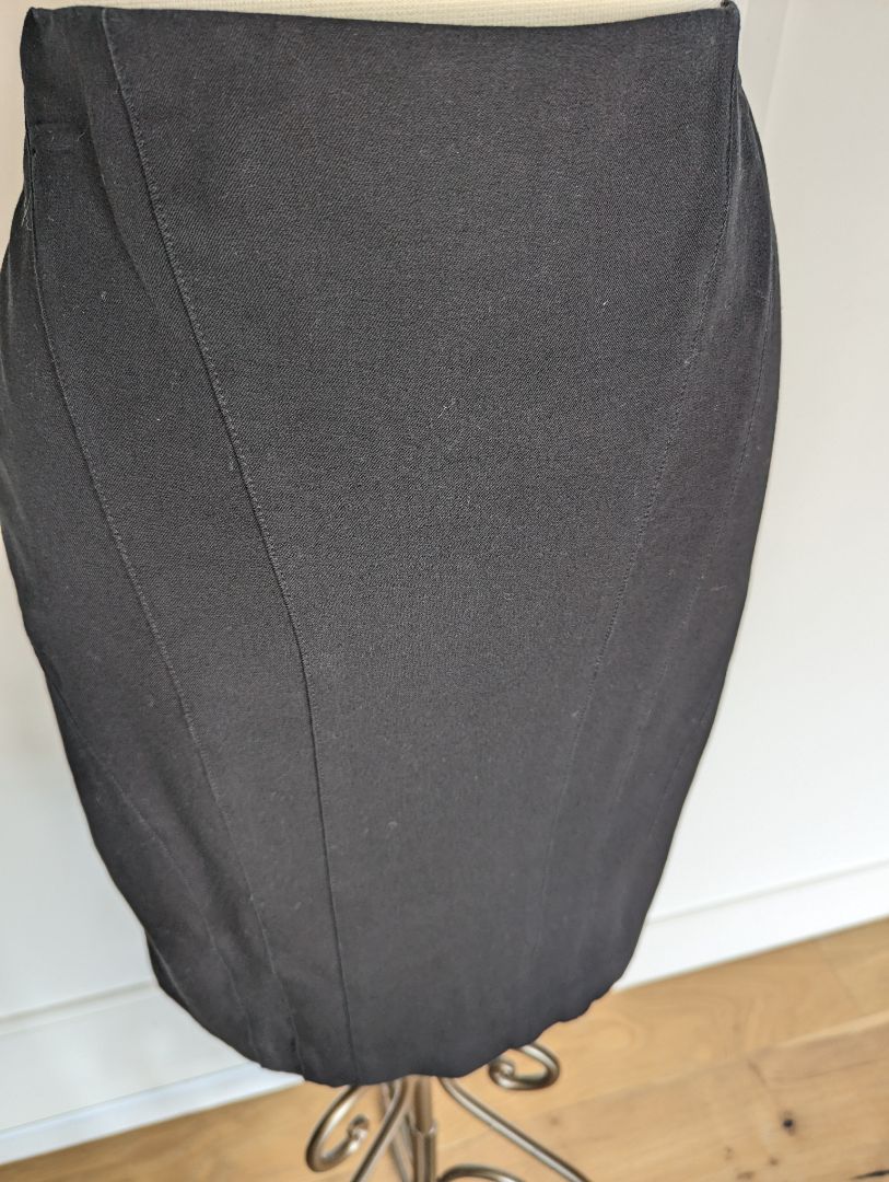Banana Republic Size: 4 Pencil