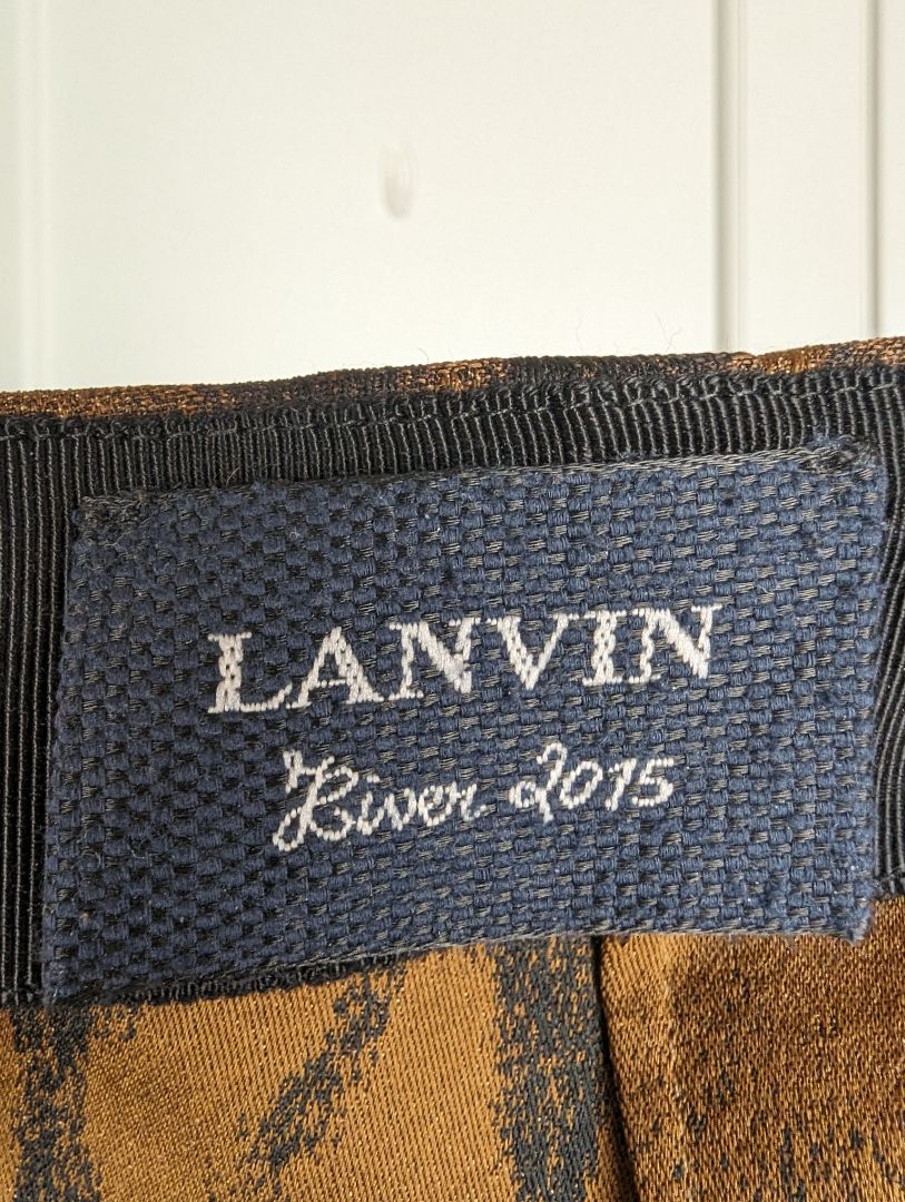 Lanvin Size: 40 Pencil