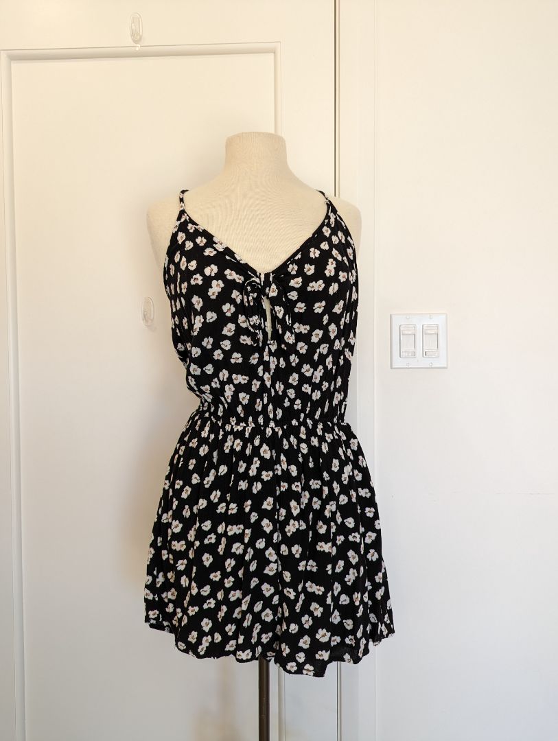 Lilian Size: S/M Romper
