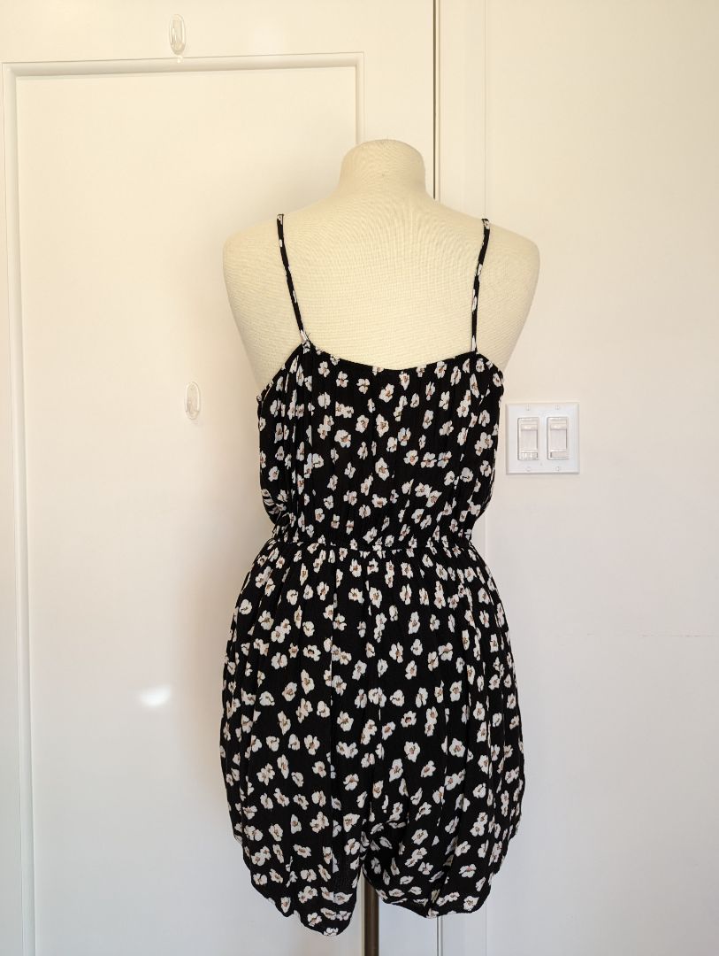 Lilian Size: S/M Romper