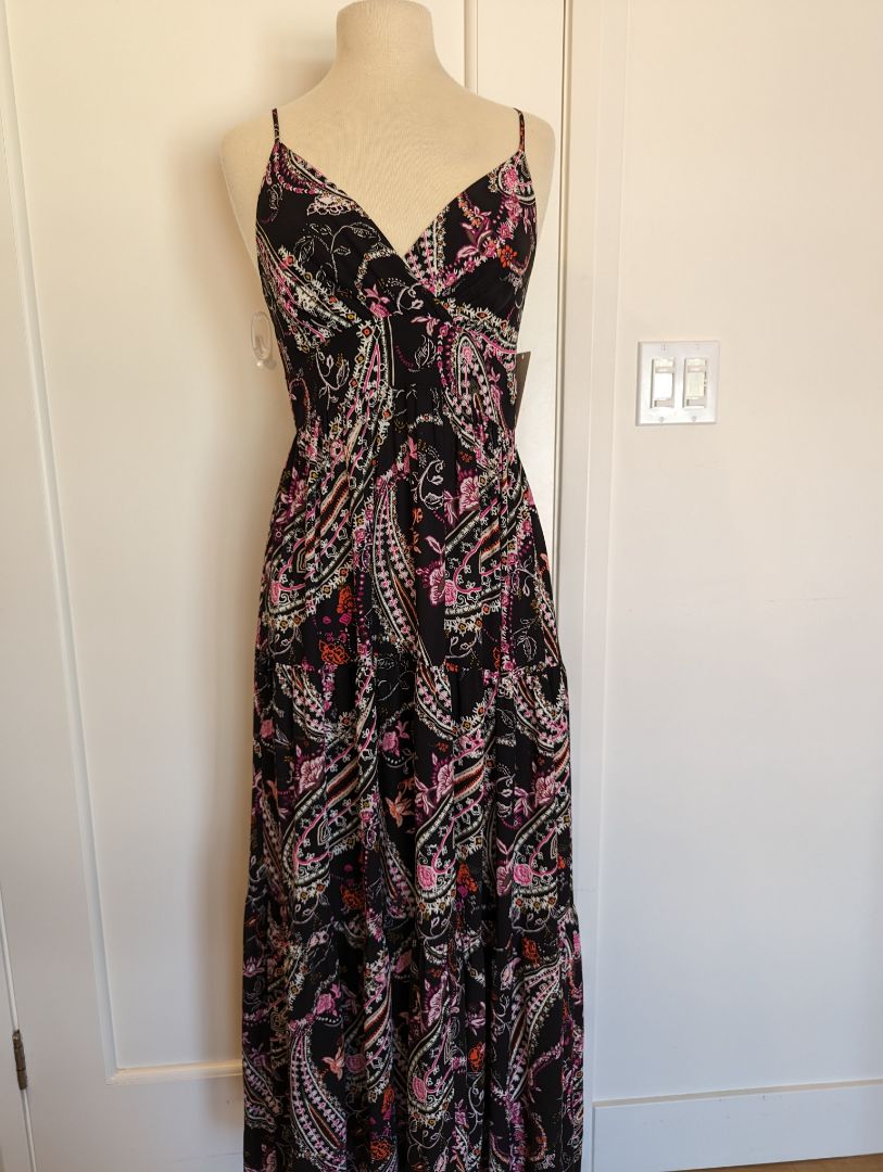 White House Black Market Size: S Maxi