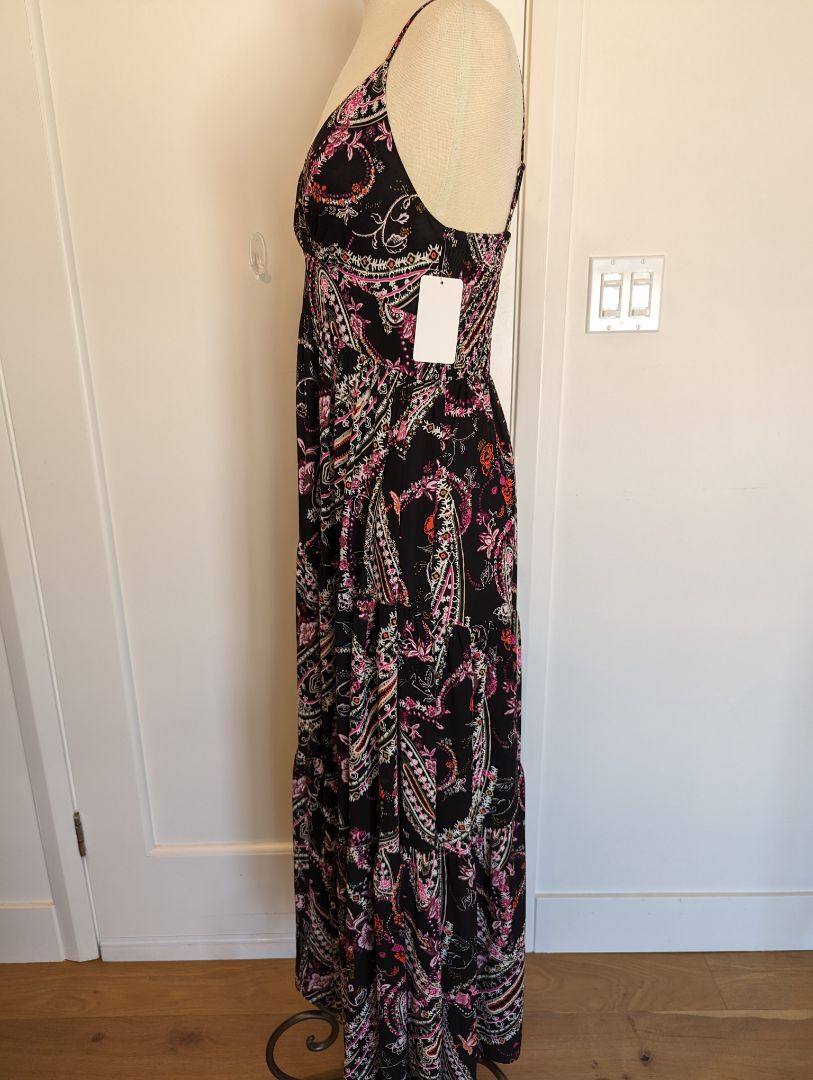 White House Black Market Size: S Maxi