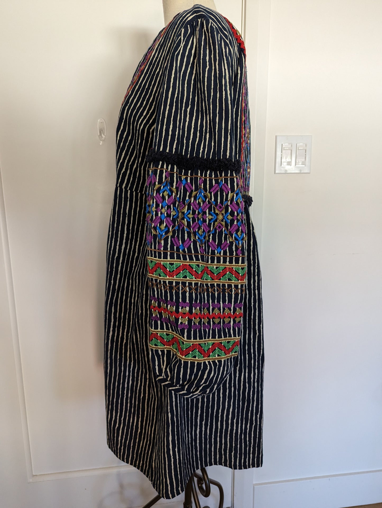 Velvet by Graham & Spencer Size: XL Dress