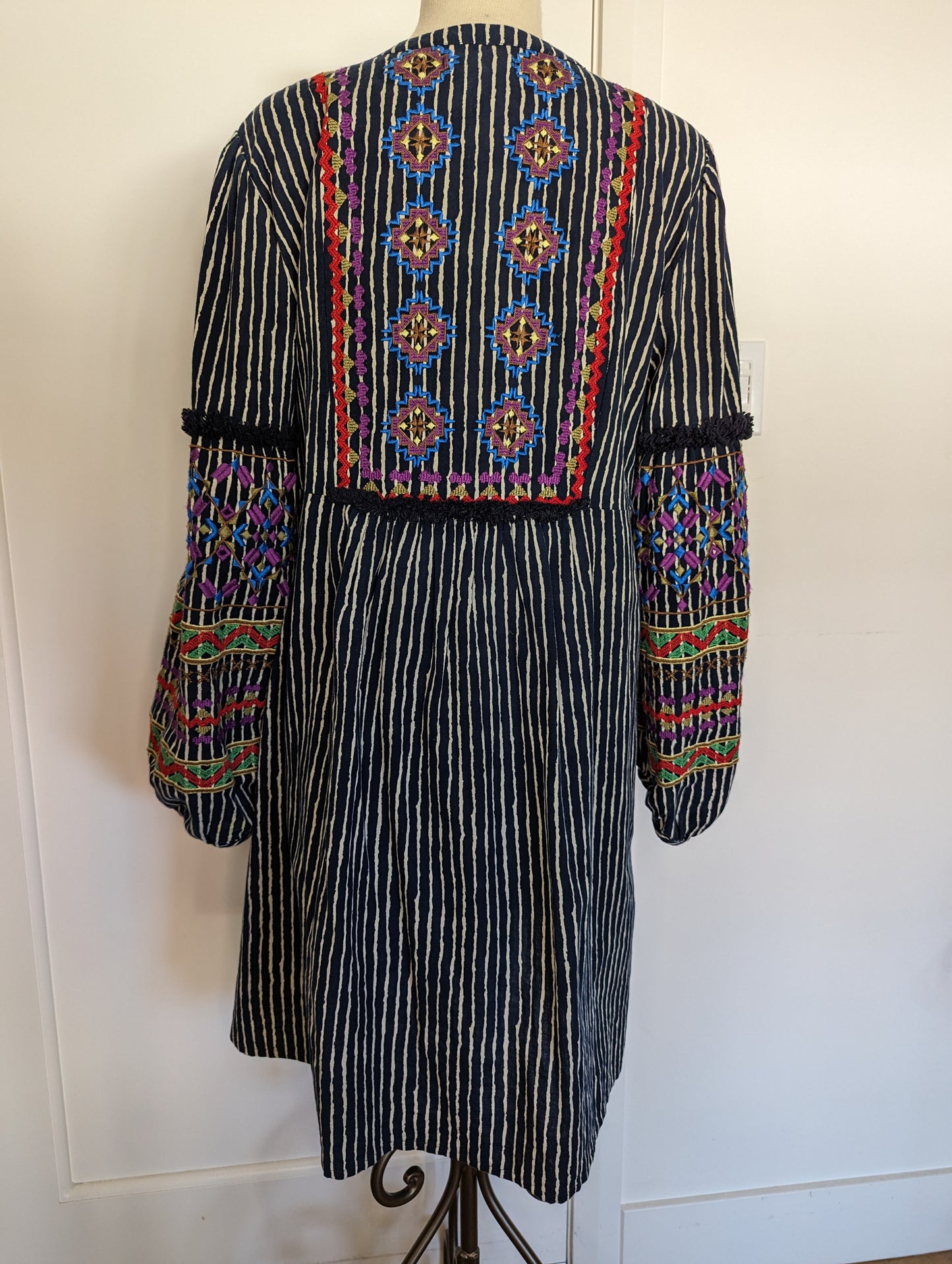 Velvet by Graham & Spencer Size: XL Dress