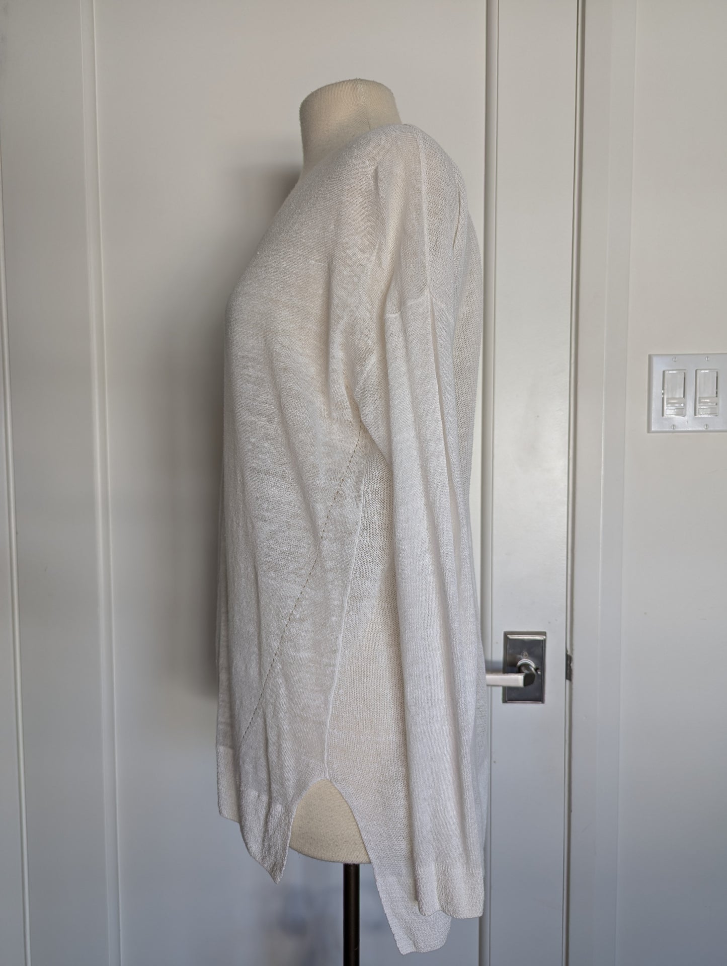 Vince White Sheer Sweater Size: M