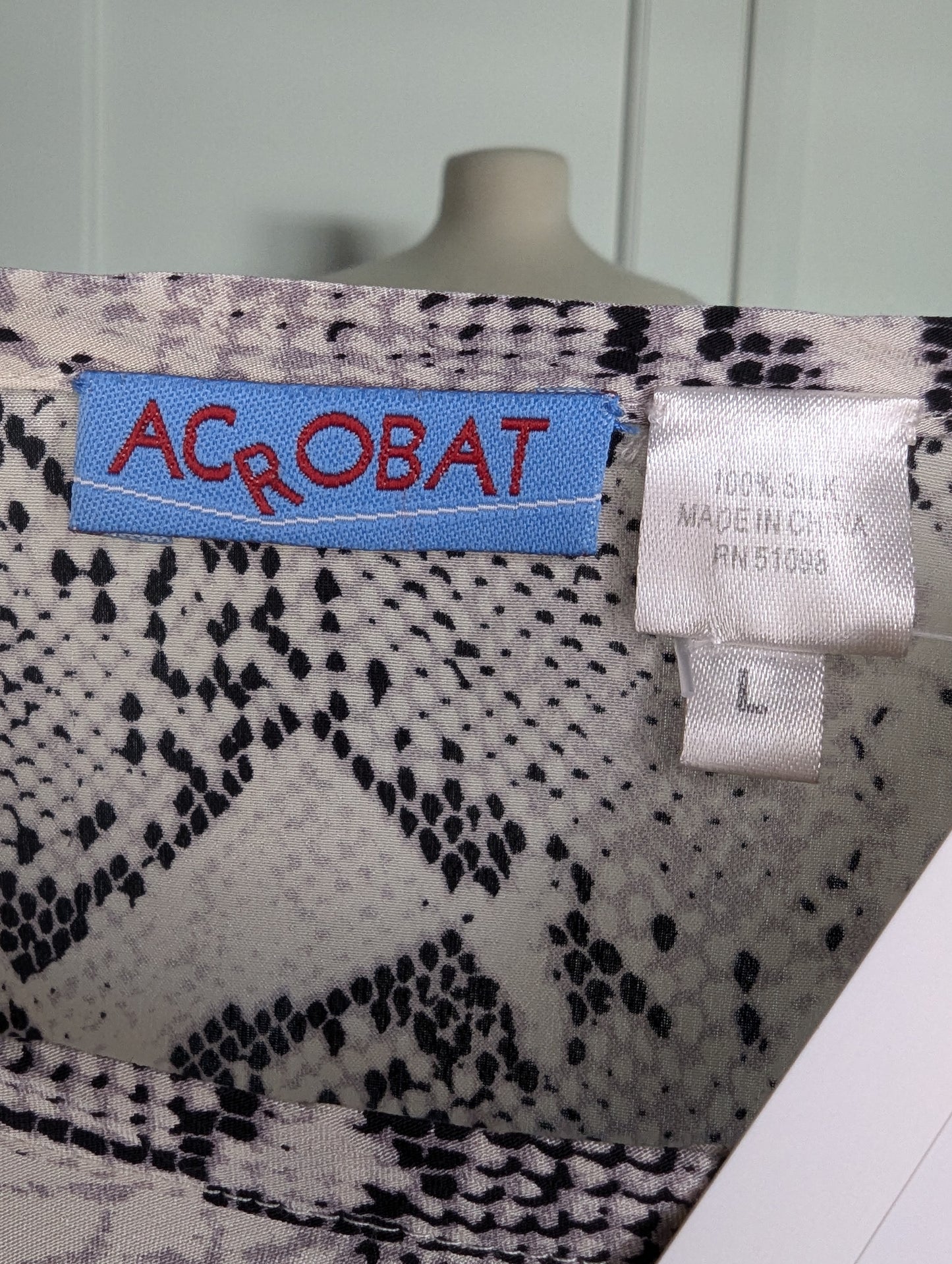 Acrobat Size: L Top
