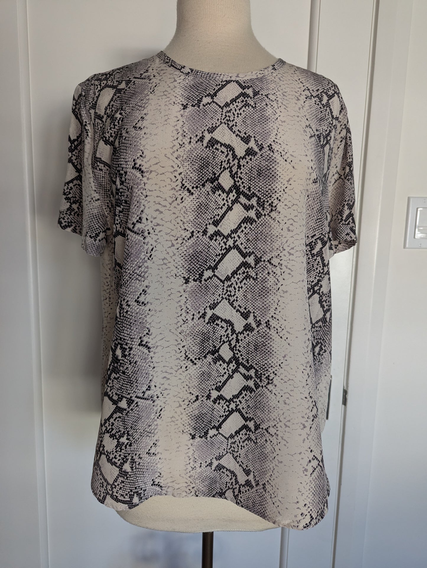 Acrobat Size: L Top