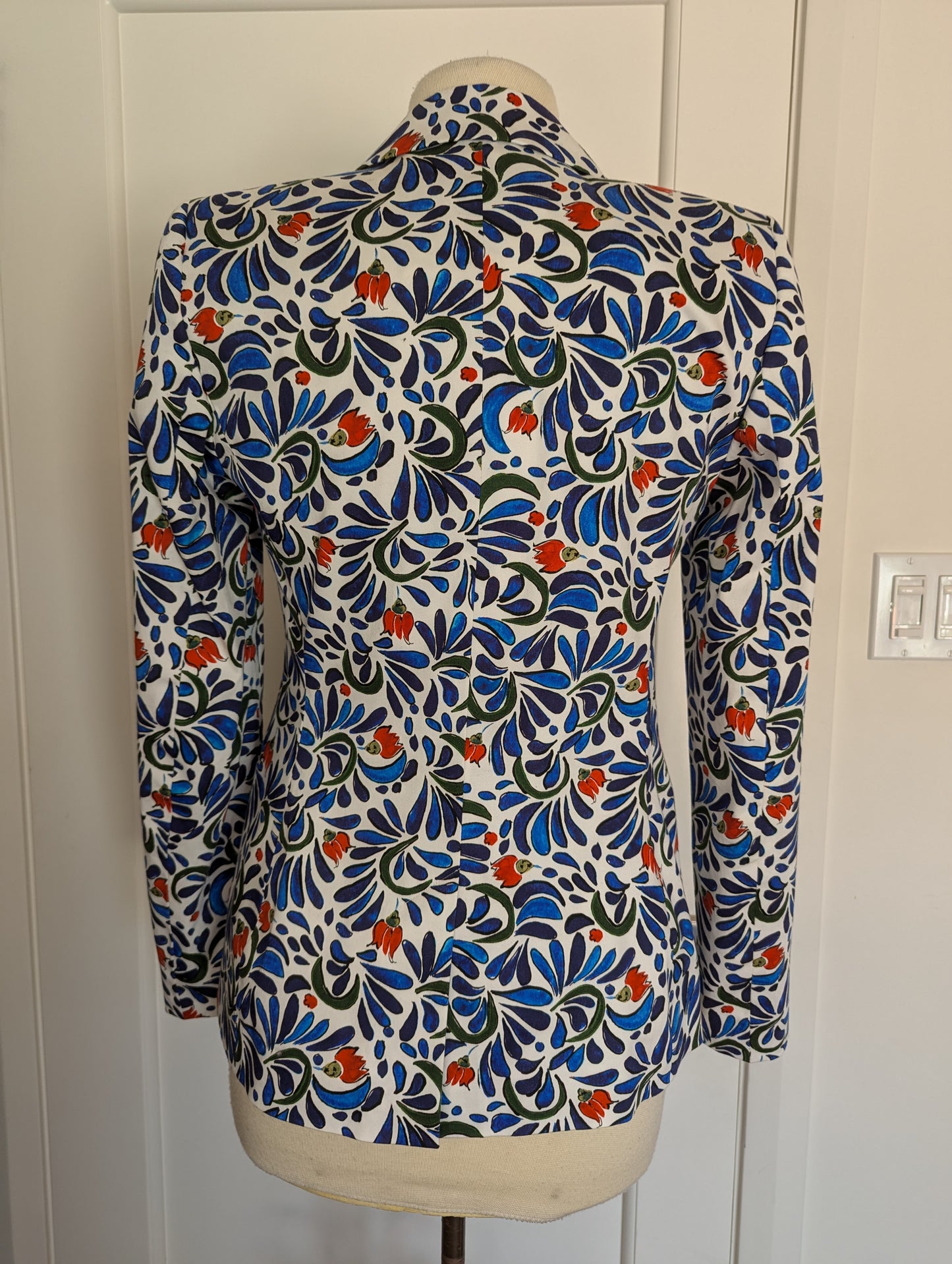 Escada Blazer Size: 36