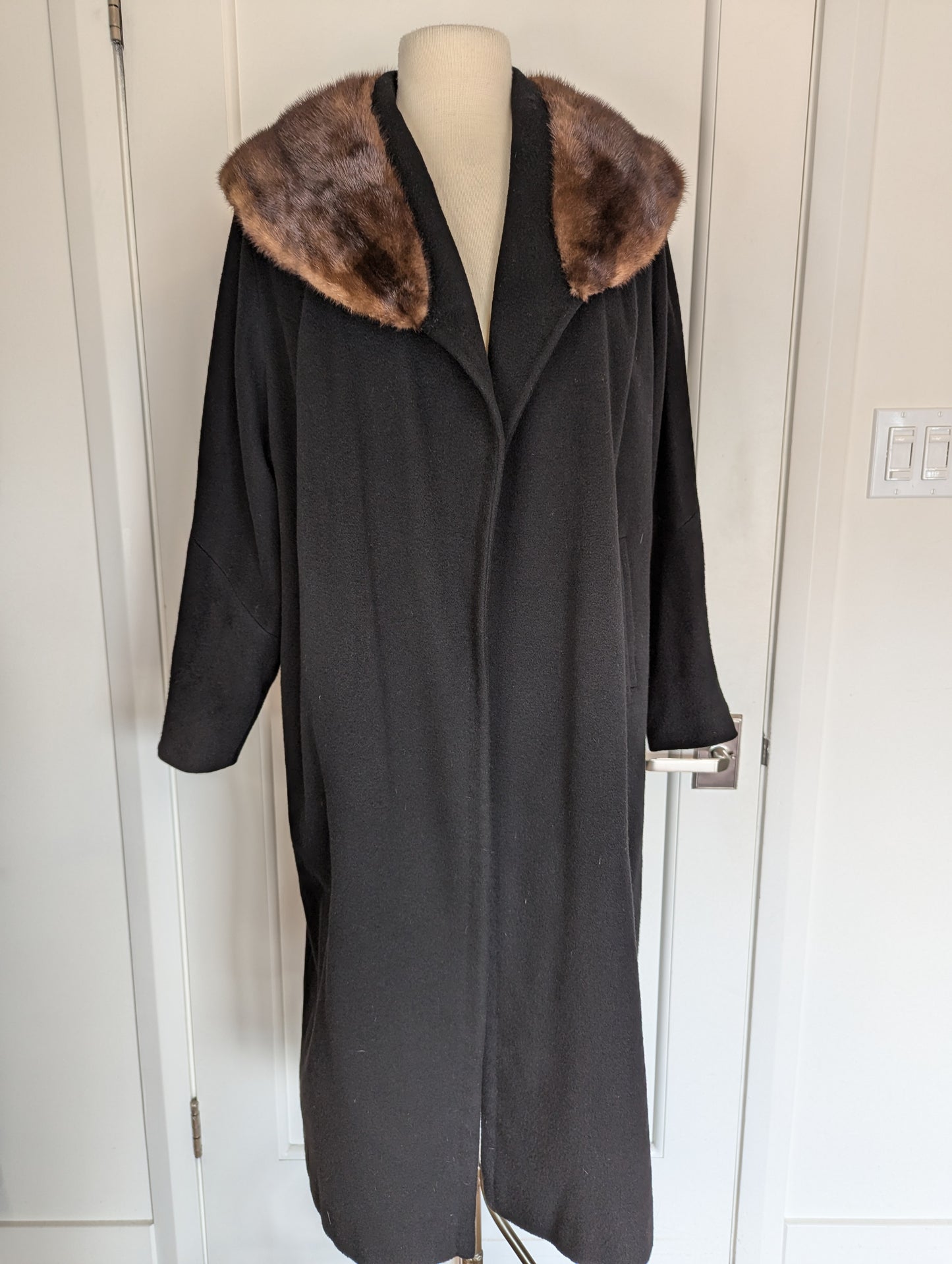 VINTAGE Ransohoff's Cashmere Coat Size: 8/10