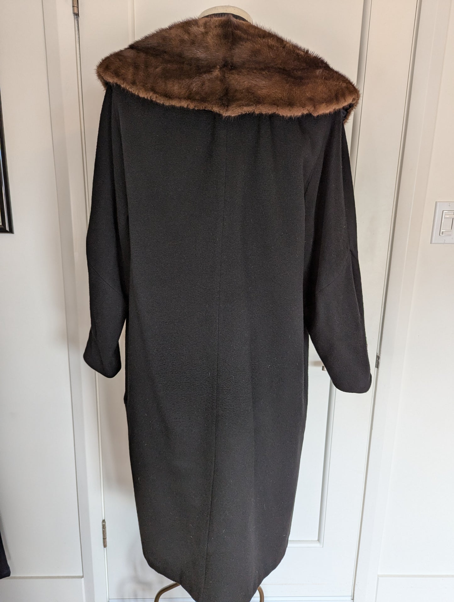 VINTAGE Ransohoff's Cashmere Coat Size: 8/10