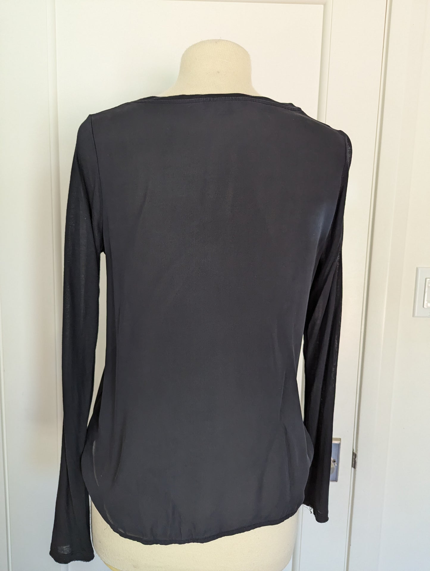 Vince long sleeve Size: S