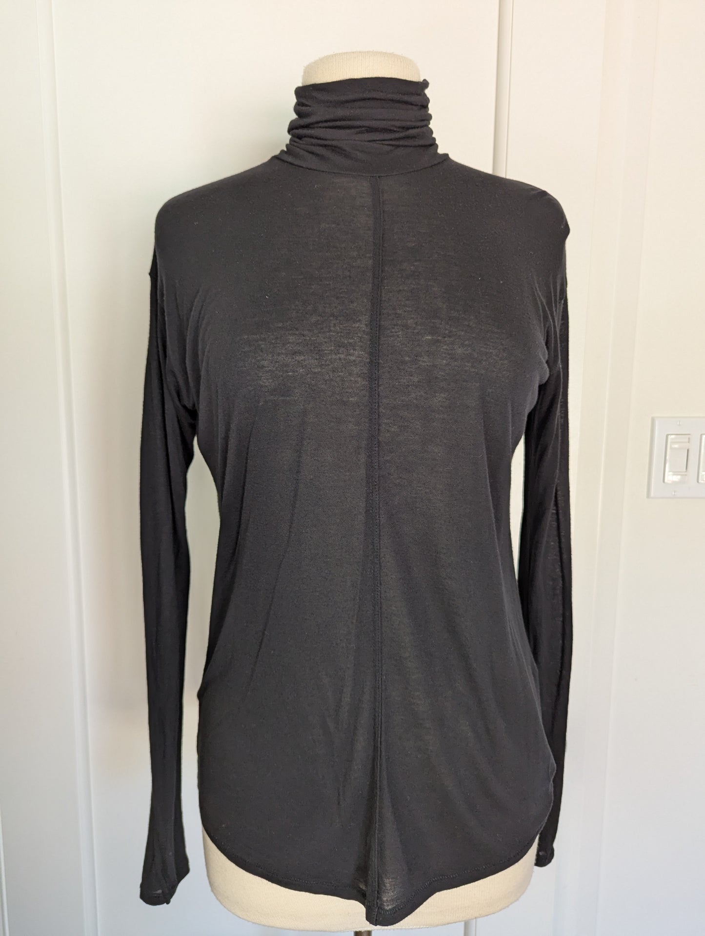 Rag & Bone Turtleneck Size: M
