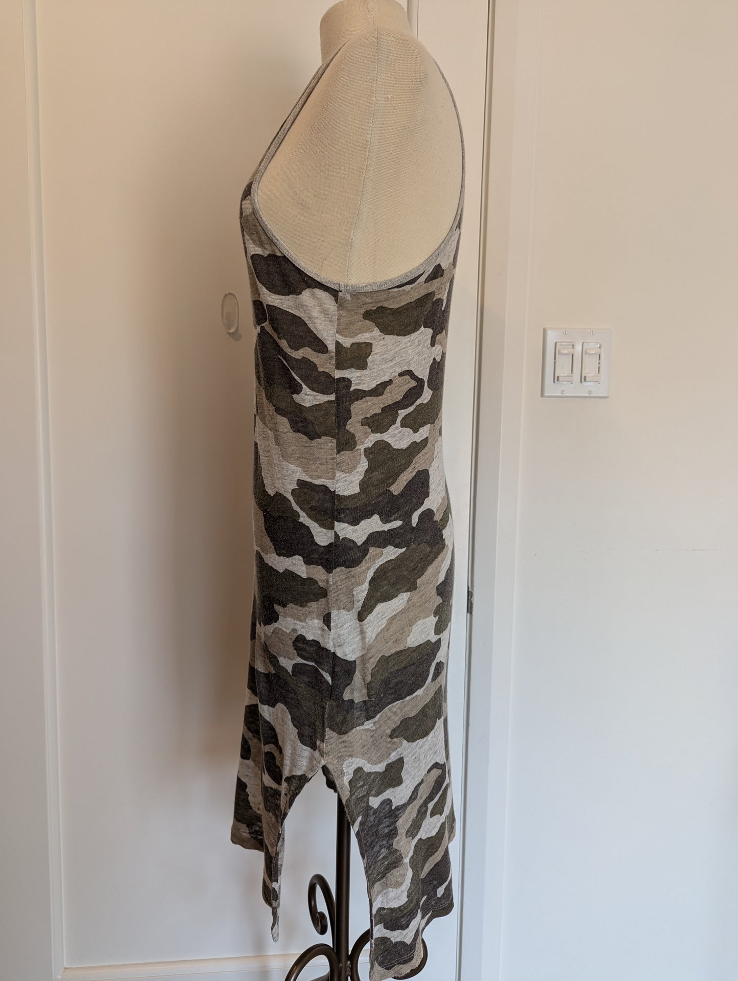 Majestic Dress Size: L/XL