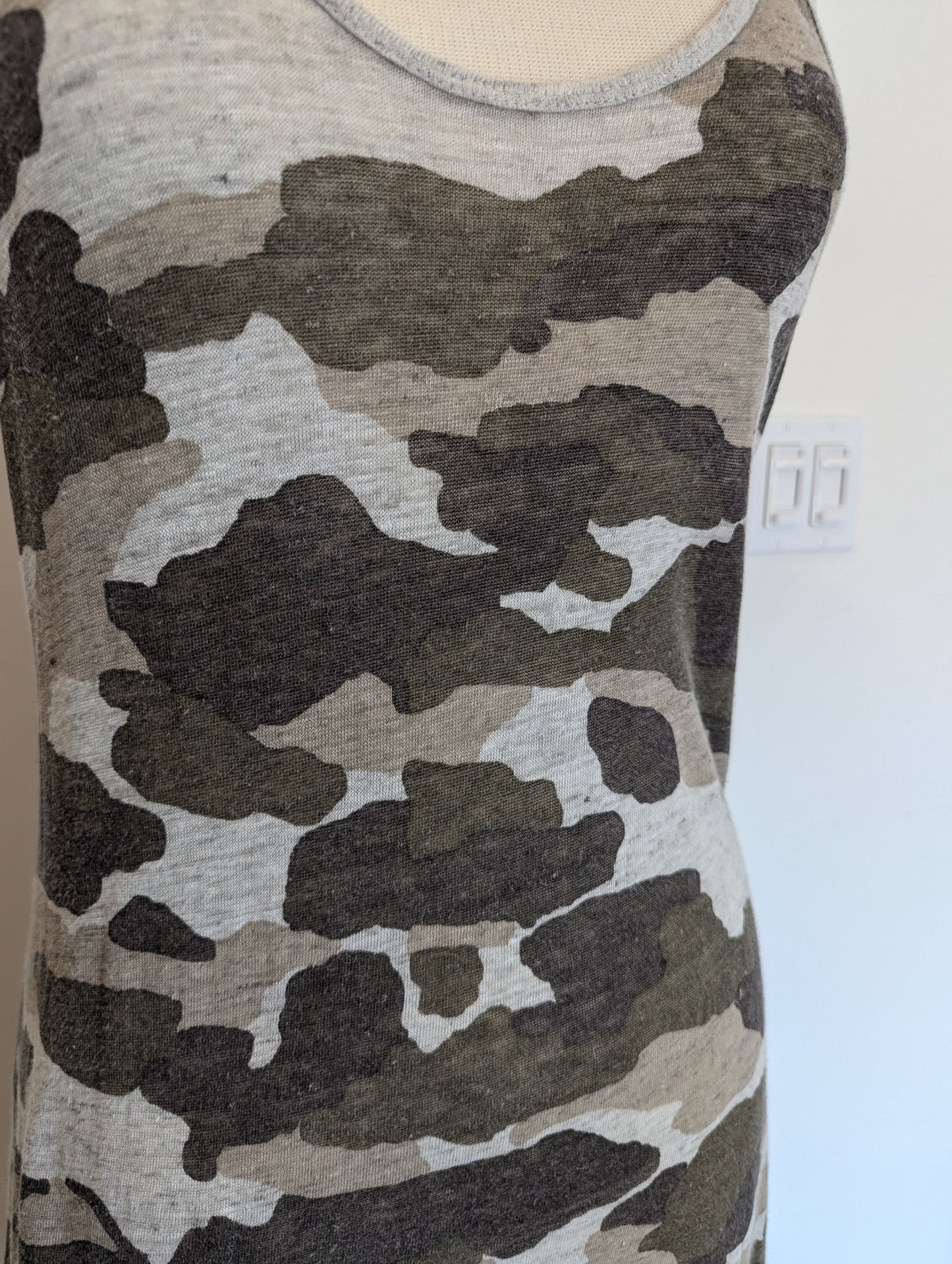 Majestic Dress Size: L/XL