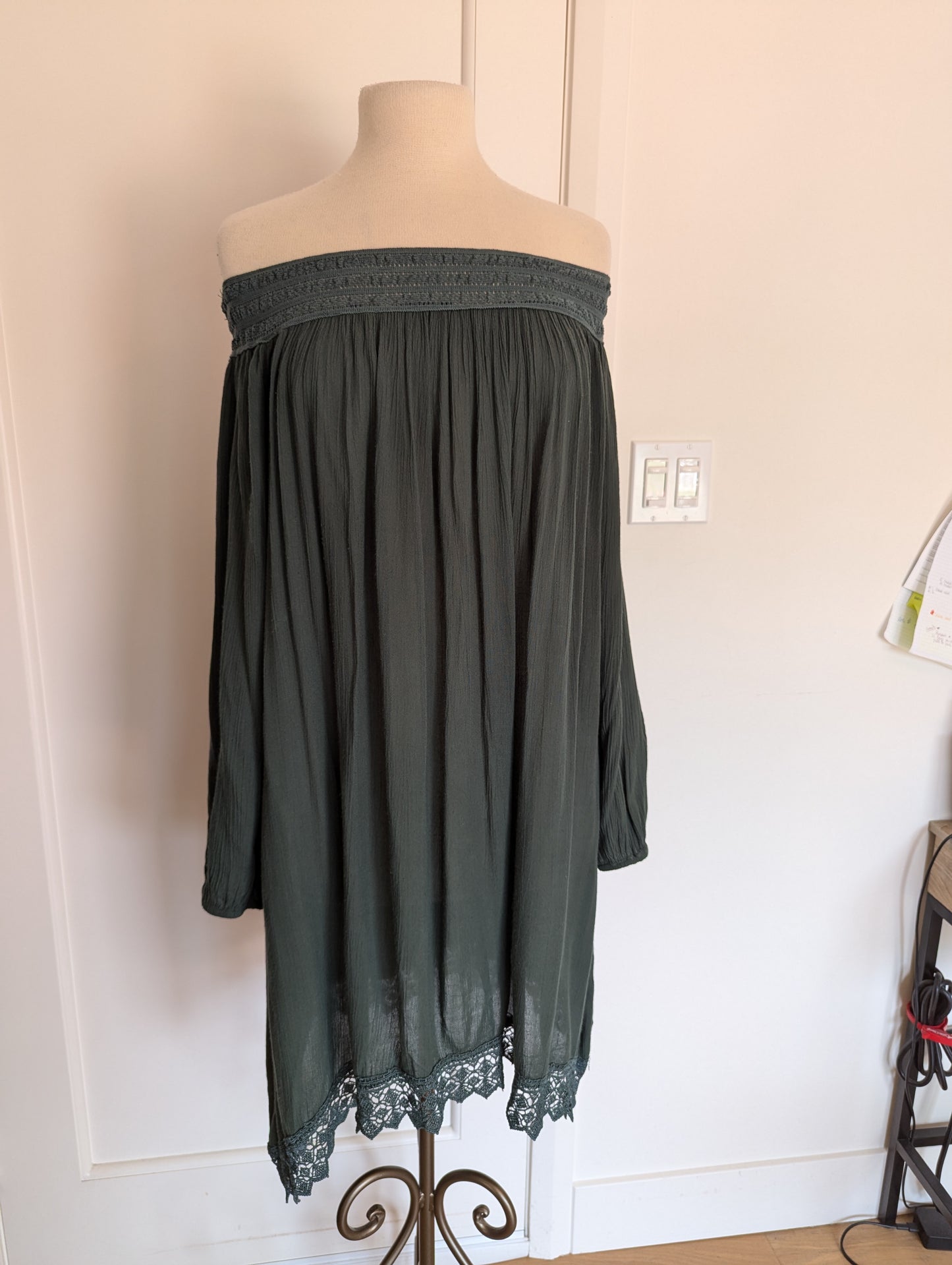 Tula Rosa Dress Size: M