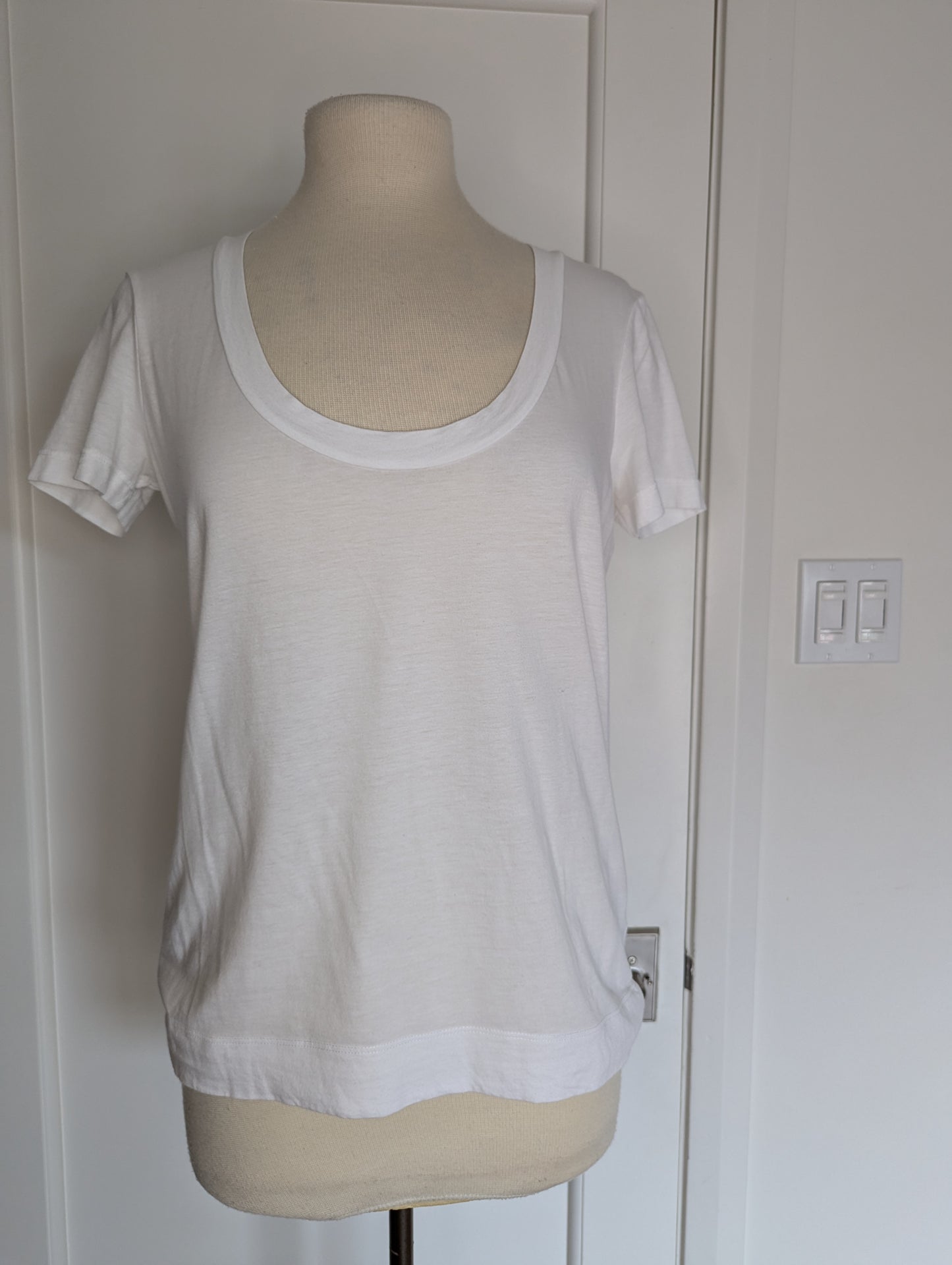 James Perse Tee Size: 1/S