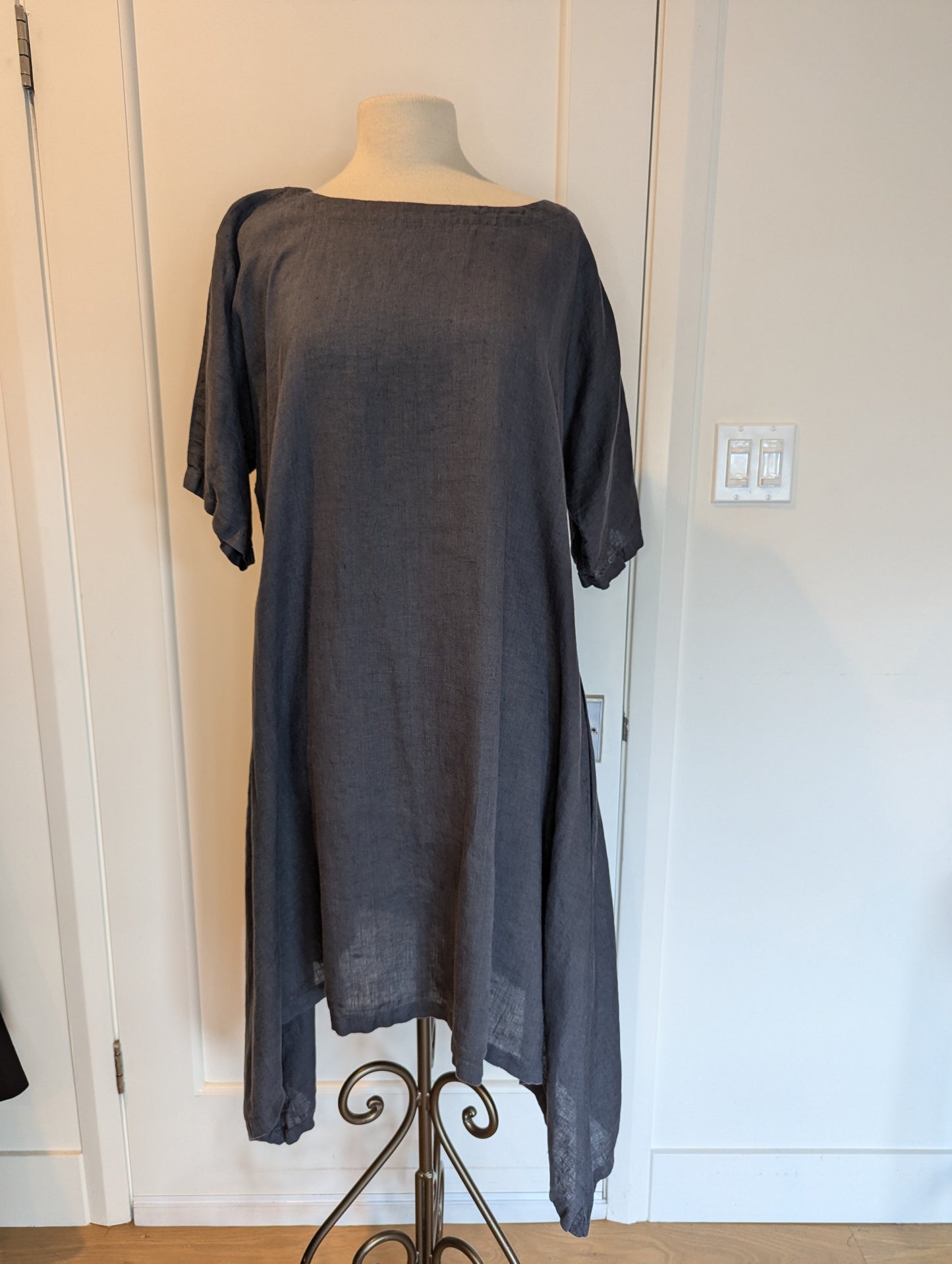 Linenbee Dress Size: L