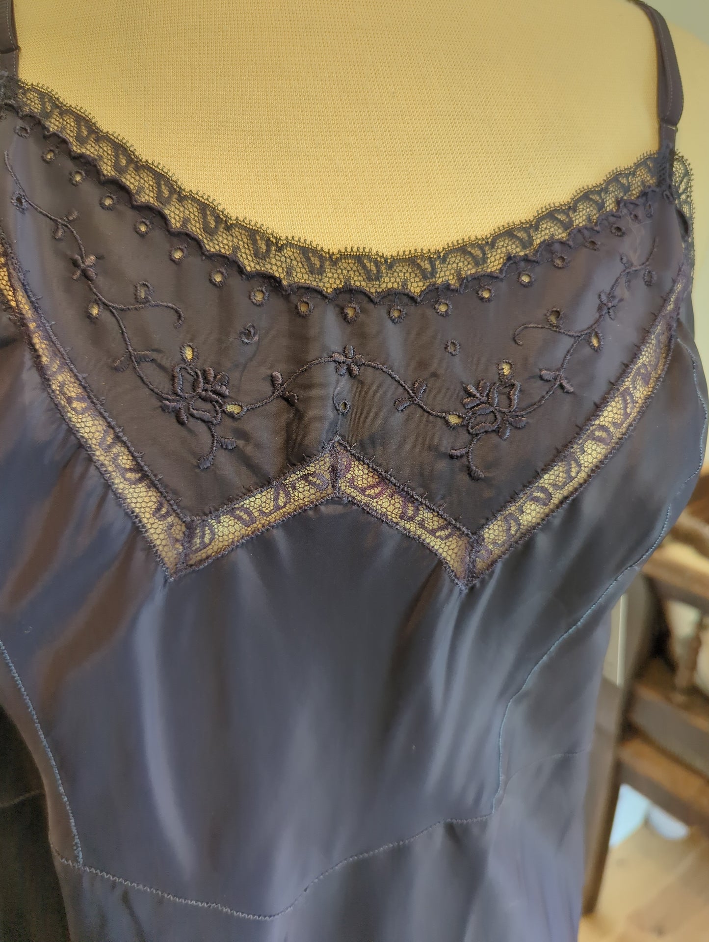 Vintage Barbizon Slip Size M/L