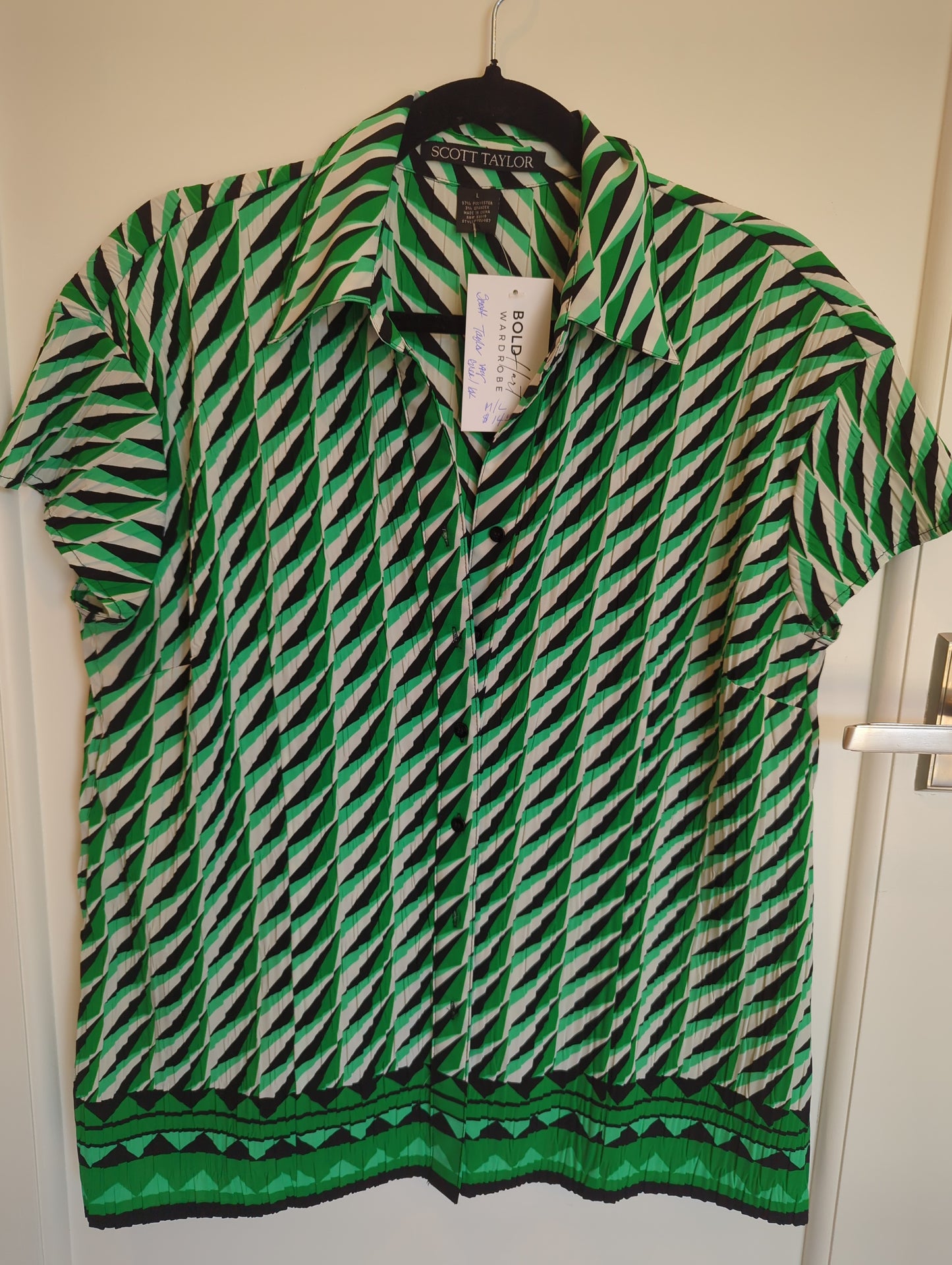Scott Taylor top Size: L
