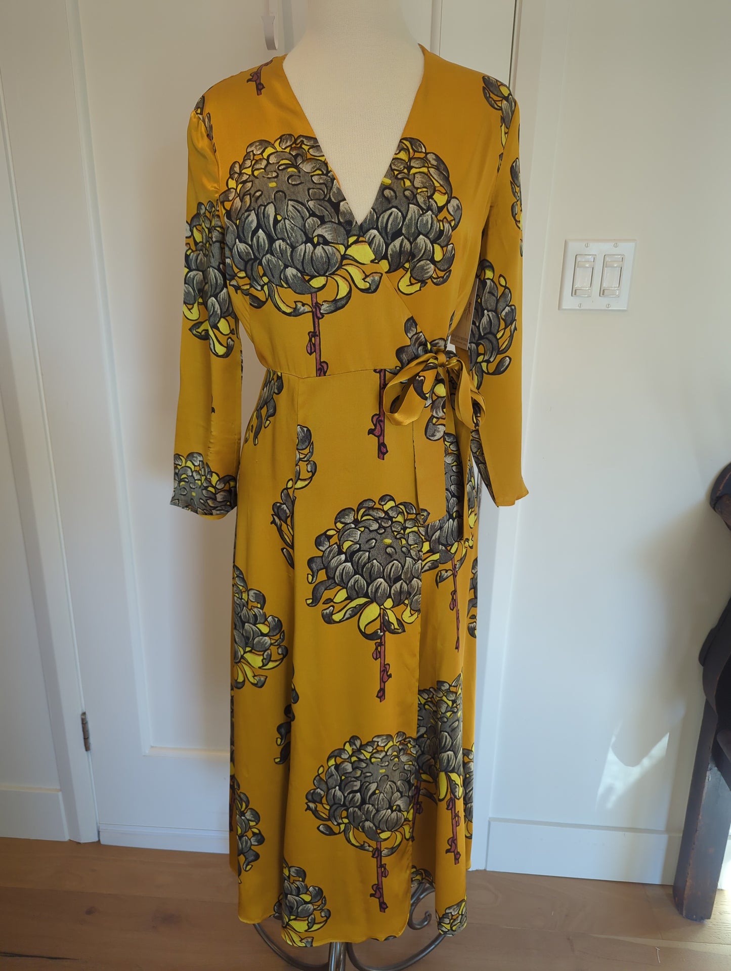 Whistles Gabrielle Silk Dress Size: 6