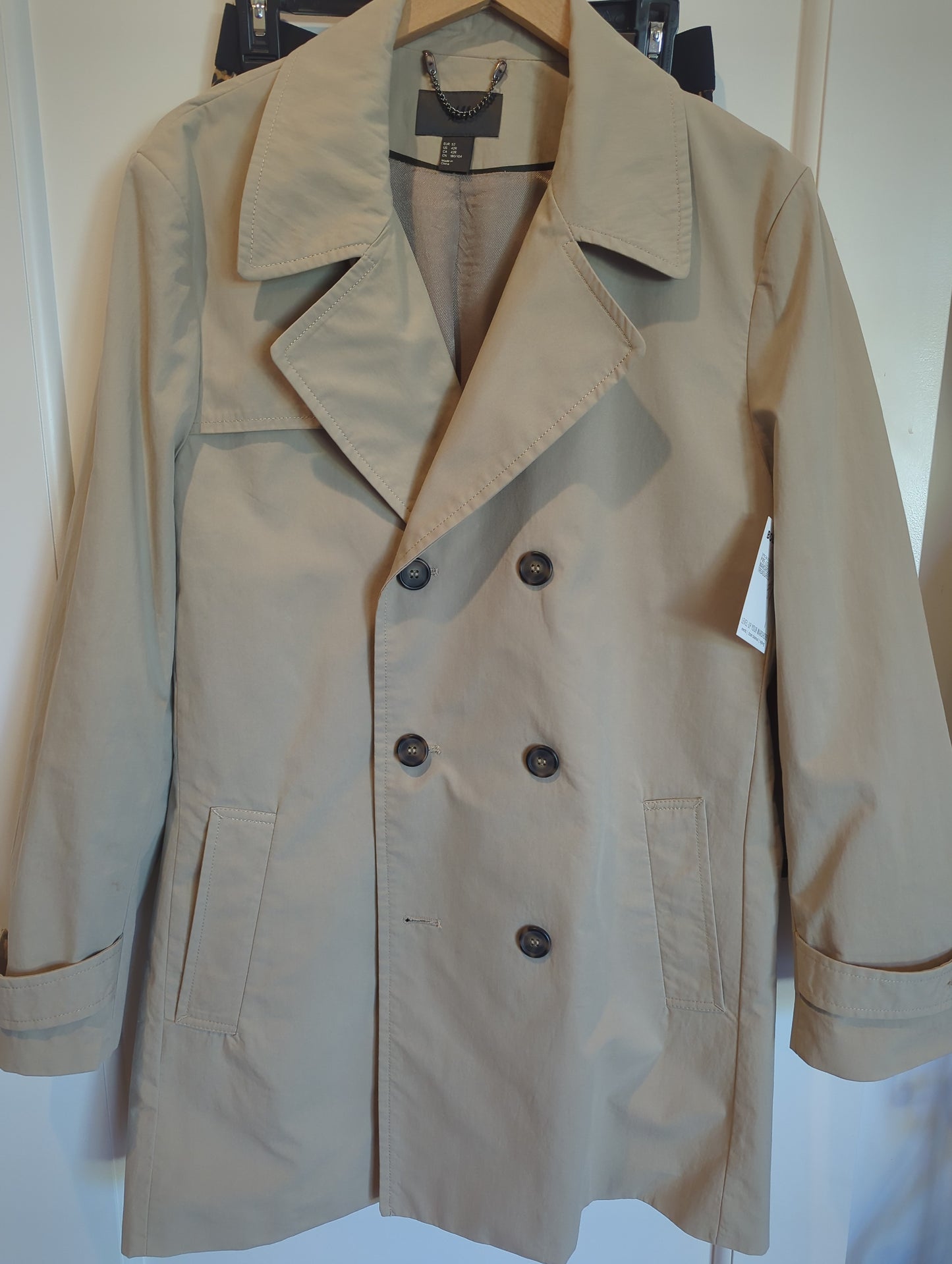 H&M Double Breasted Trench. Size: 42/12
