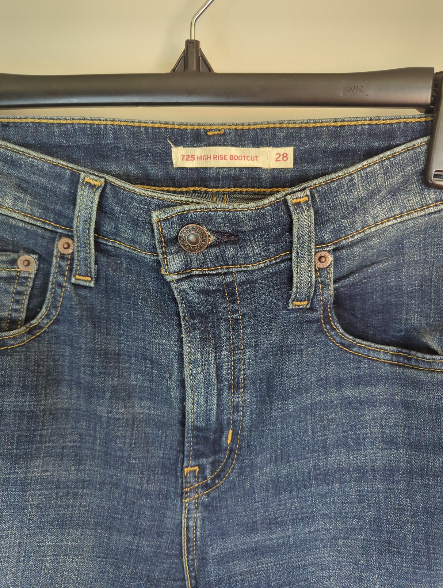 Levi's Hi-Rise Bootcut Medium Wash Size: 28