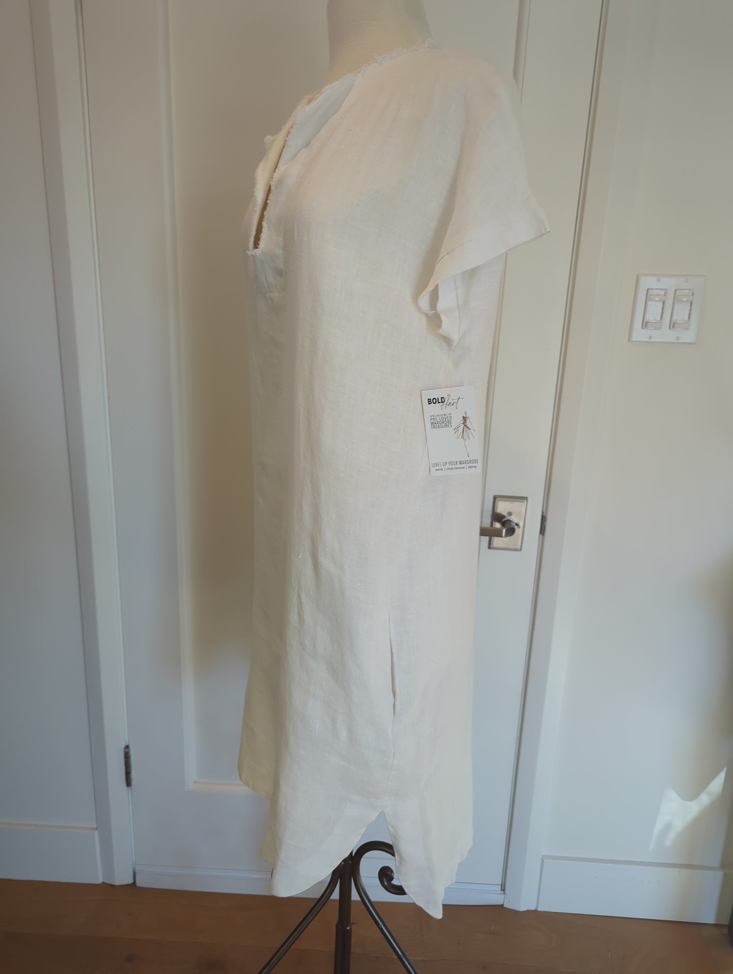 Aqua Vireo Linen Dress Size: M