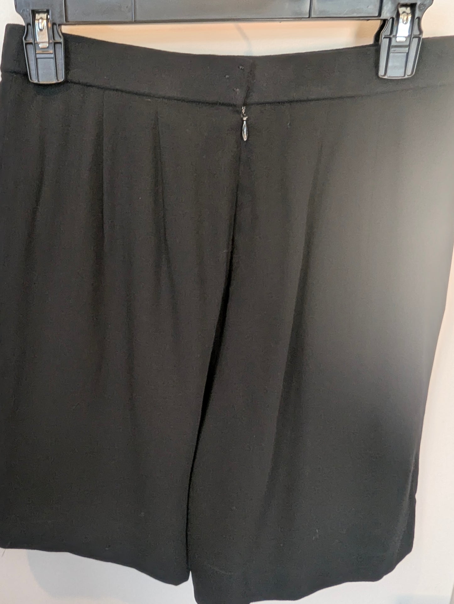 Donna Karan Black Label Trouser Shorts  Size: 12