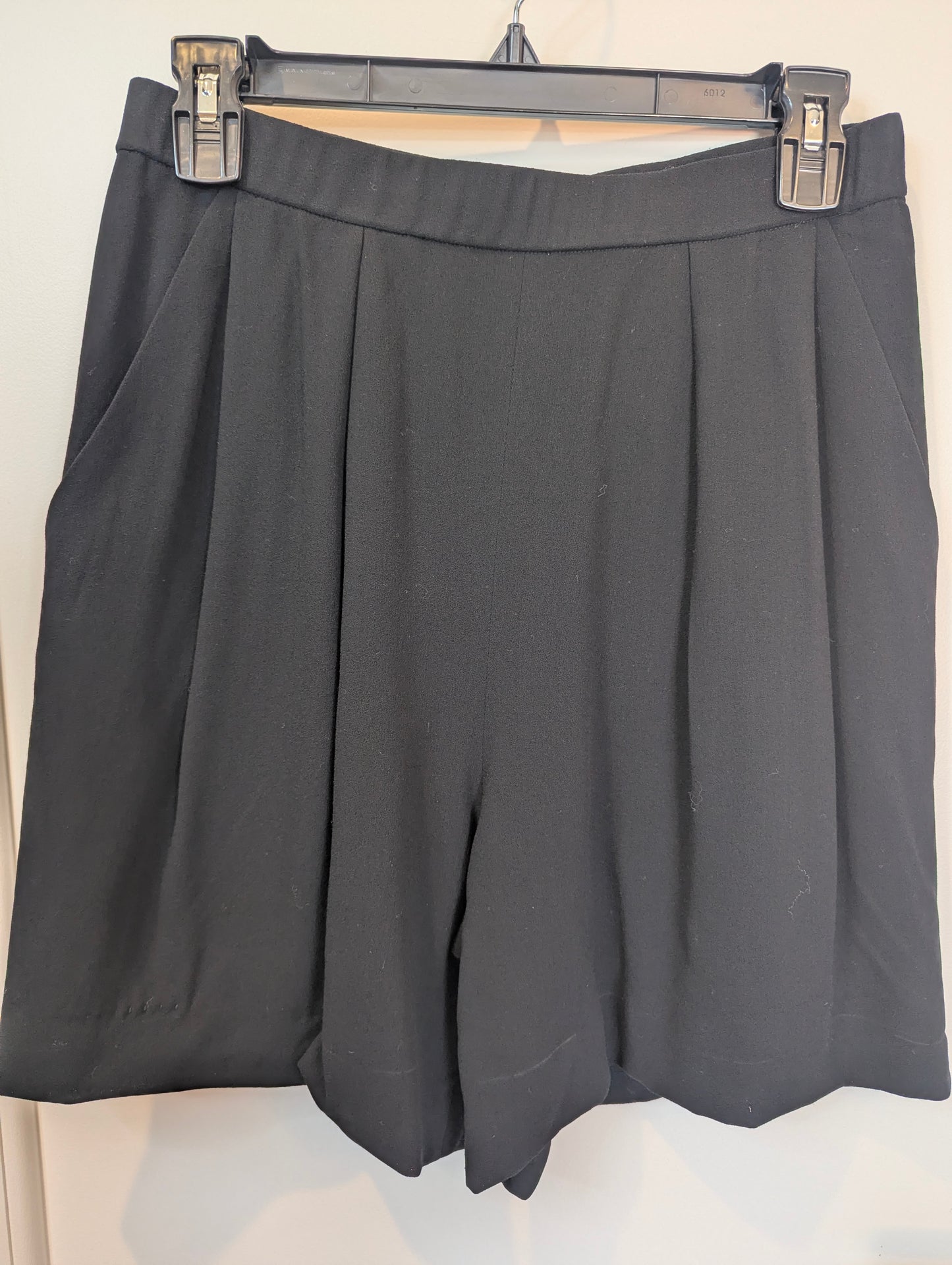 Donna Karan Black Label Trouser Shorts  Size: 12