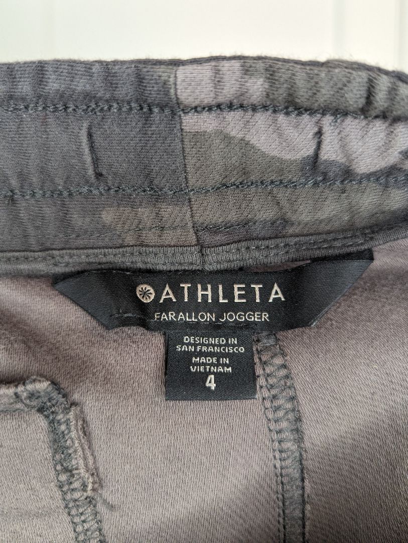 Athleta  Farallon Jogger Size: 4