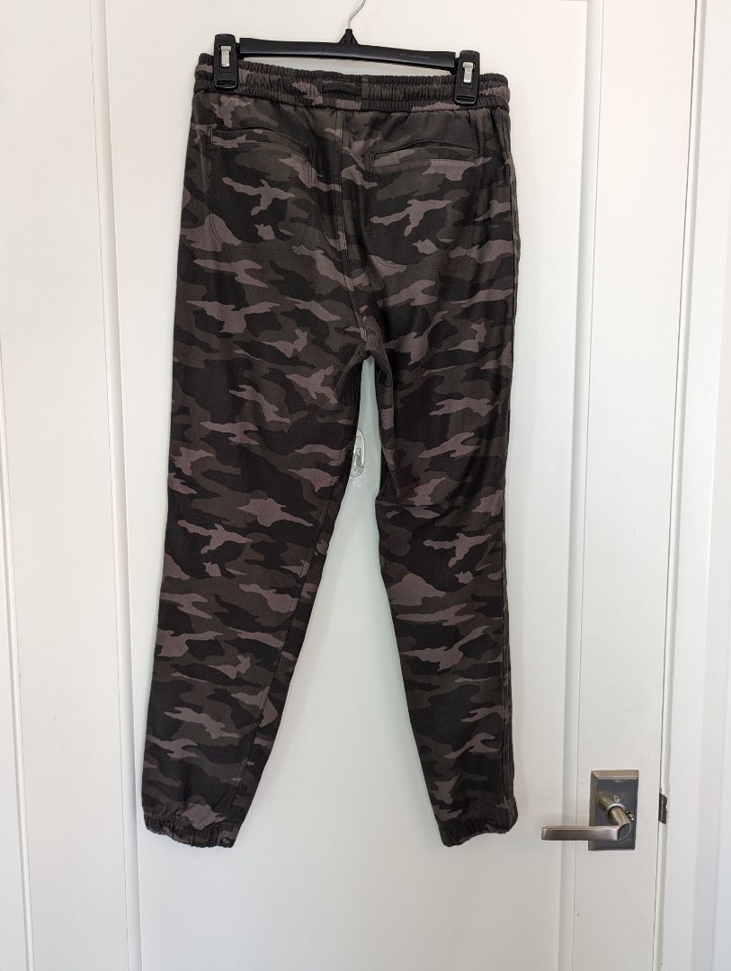 Athleta  Farallon Jogger Size: 4