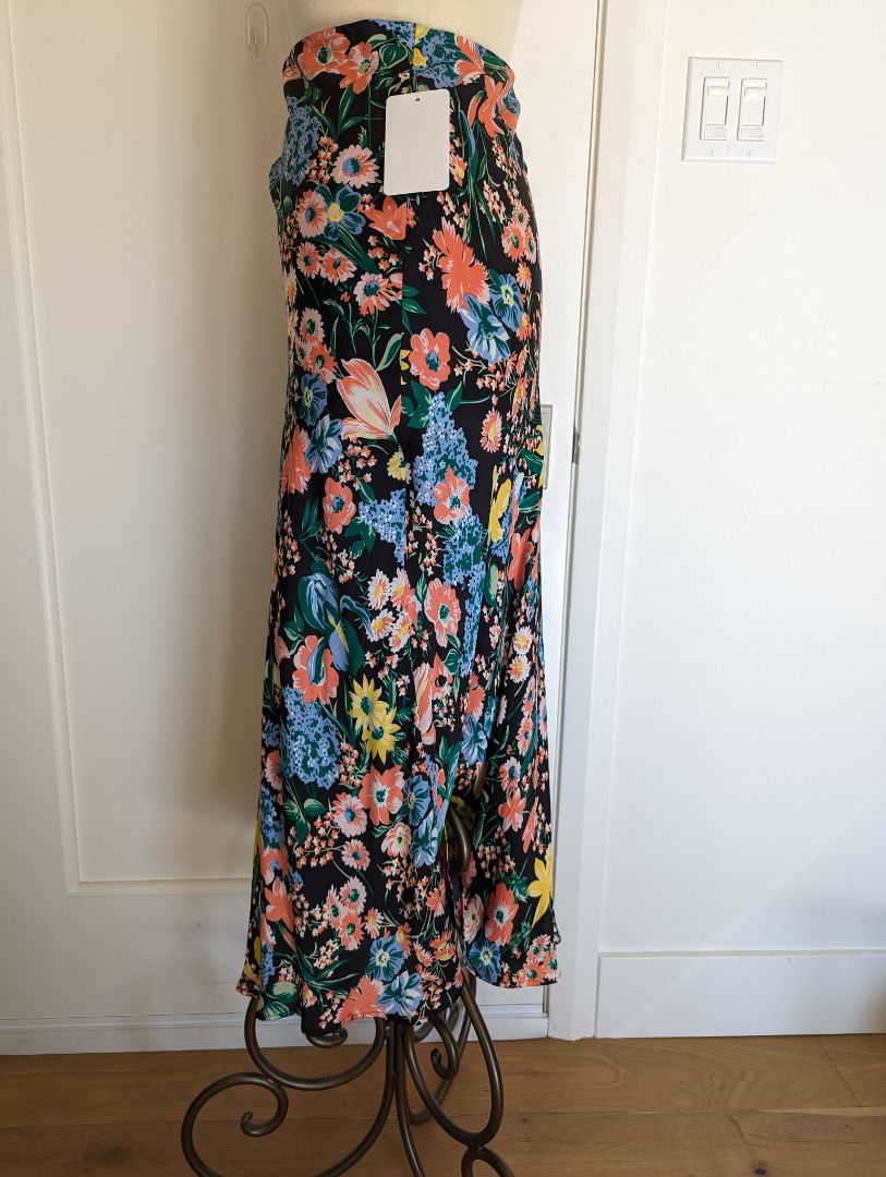 Maeve  Size: M Midi