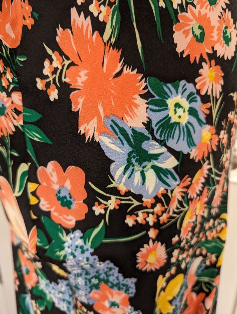 Maeve  Size: M Midi