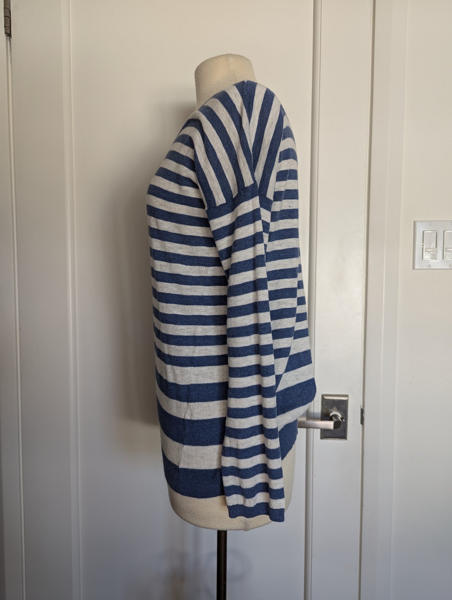 Vince  Size: M Blue/White stripe sweater