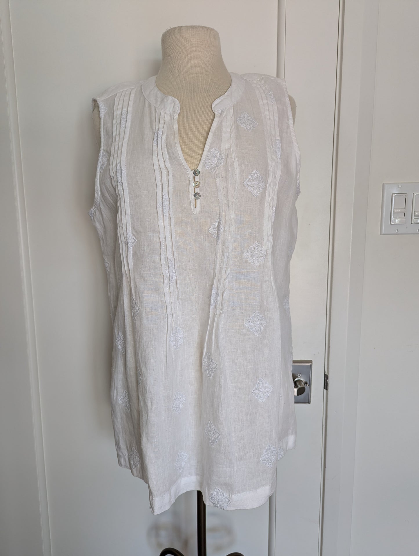 St. Tropez West Size: L Tunic