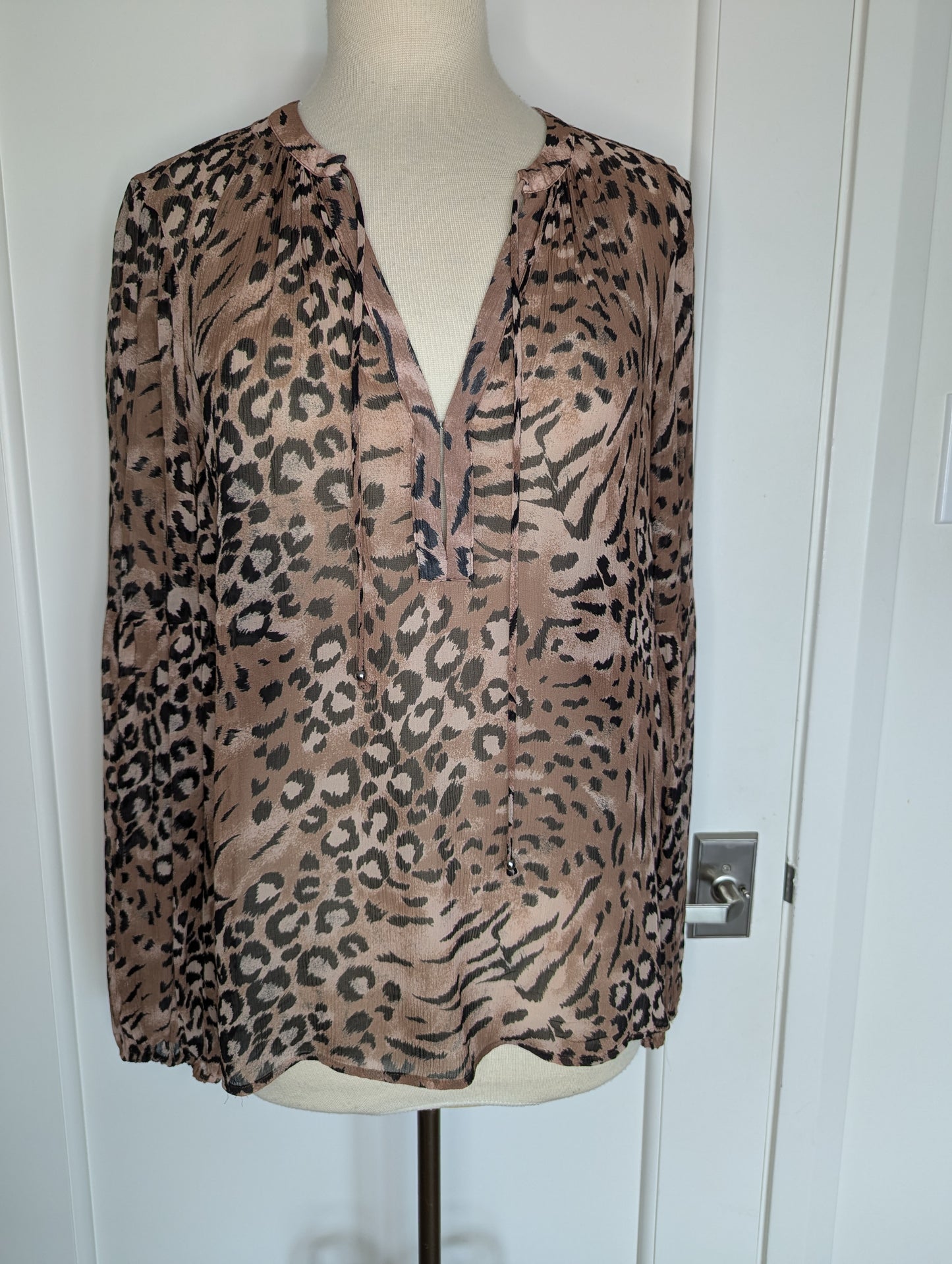 Paige Size: L Blouse