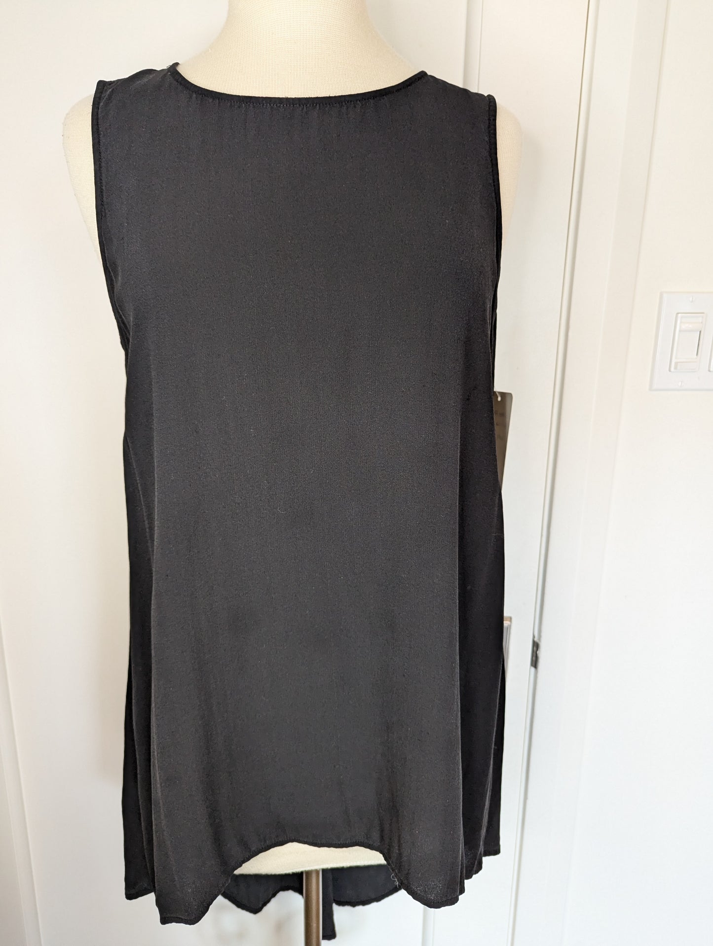 Eileen Fisher  Size: M Tank