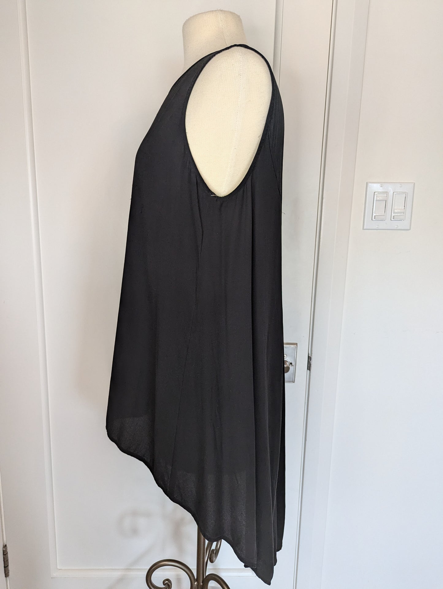 Eileen Fisher  Size: M Tank