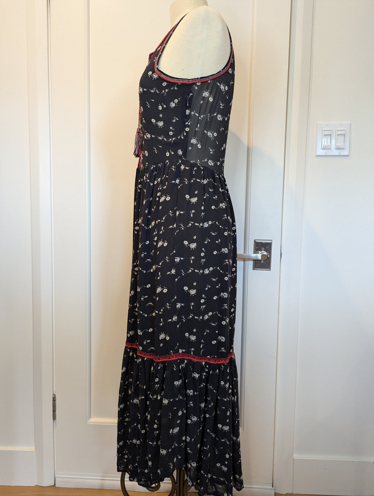 Ulla Johnson Size: 6 Midi