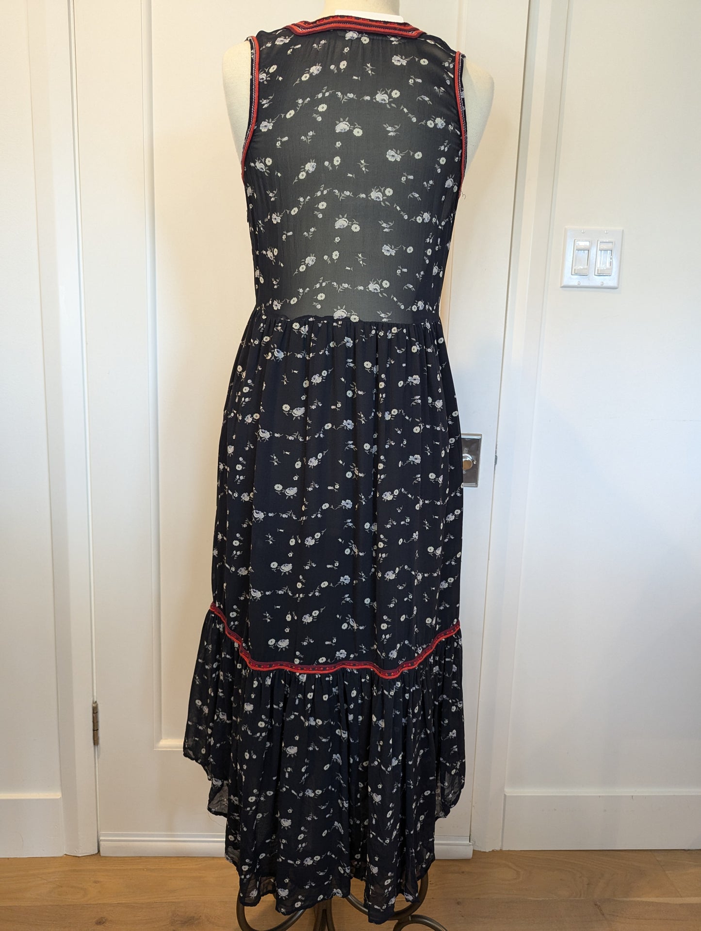 Ulla Johnson Size: 6 Midi