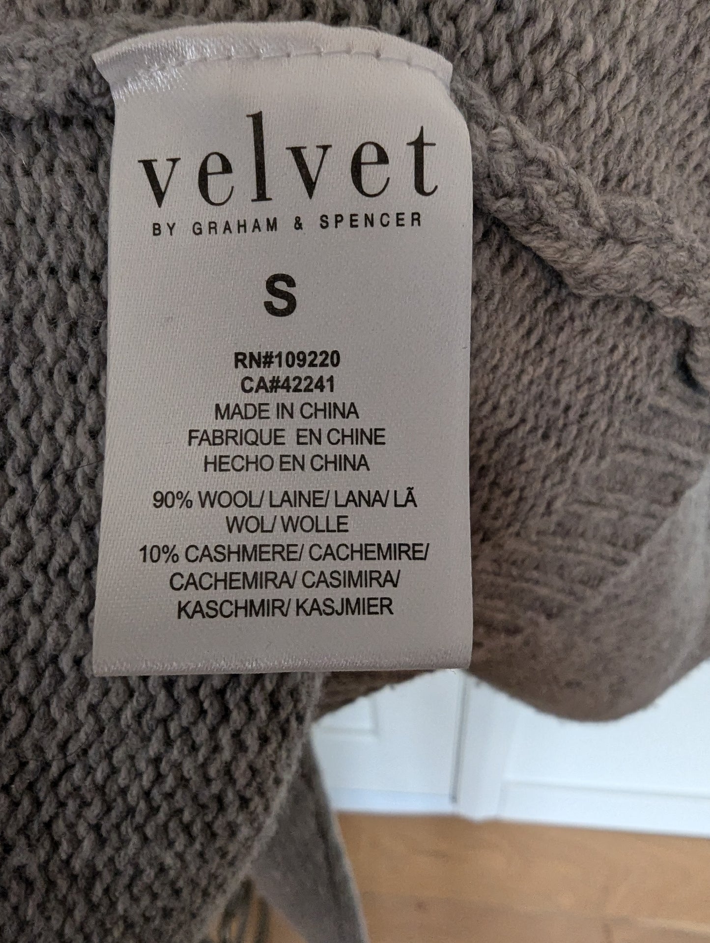 Velvet by Graham & Spencer Cardigan Size: S