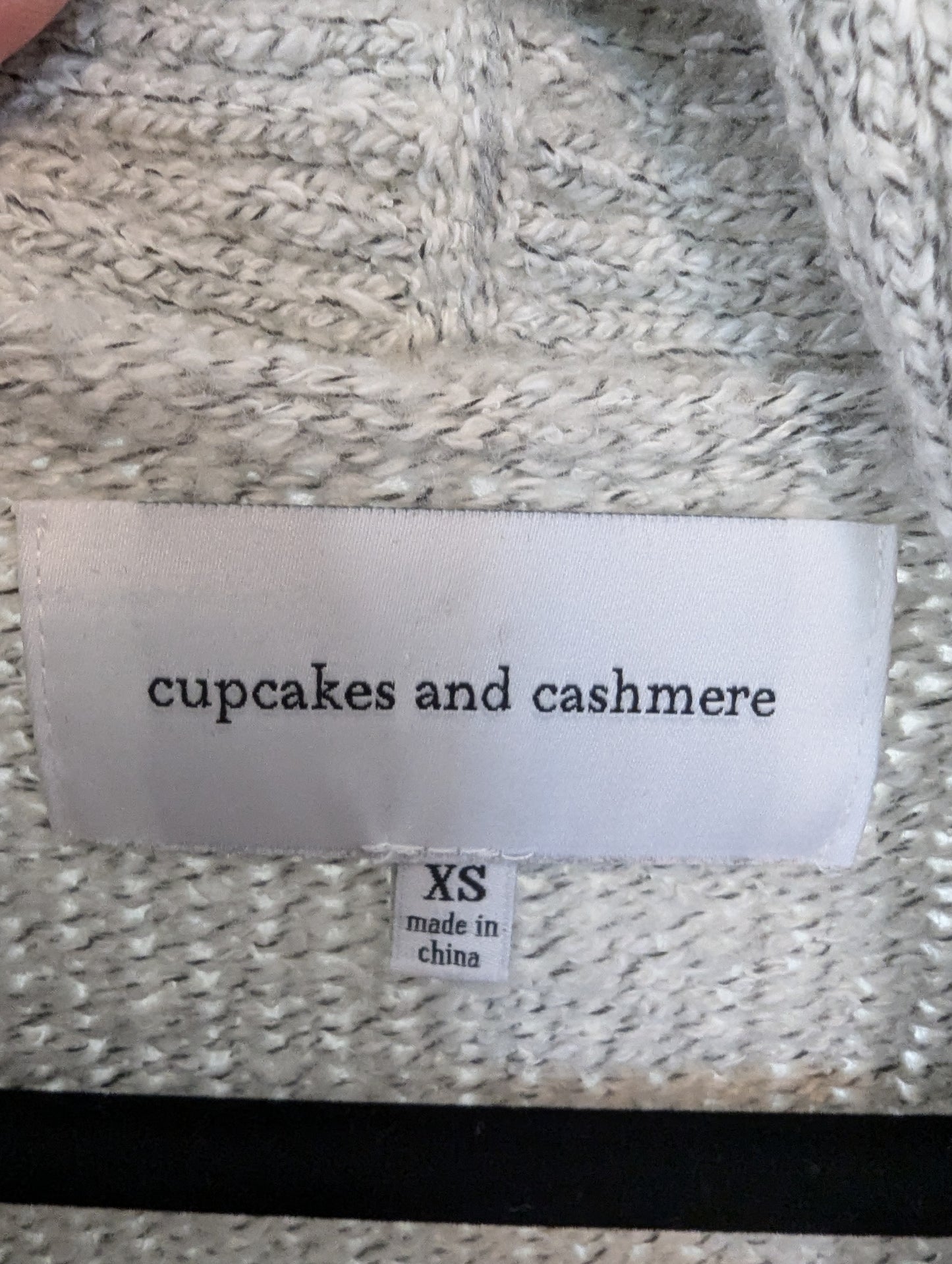 Cupcakes & Cashmere Cardigan Size: XS