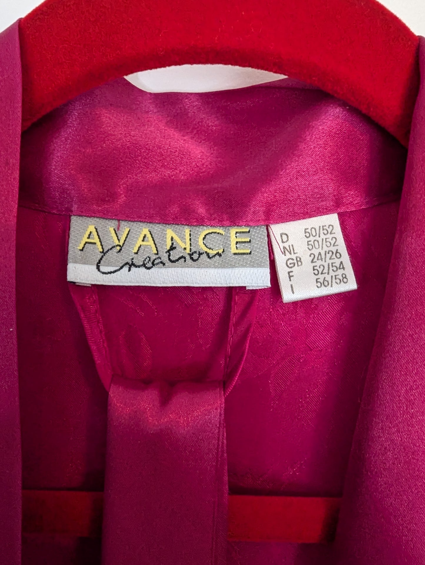 Avance Creation Robe  Size:  XL