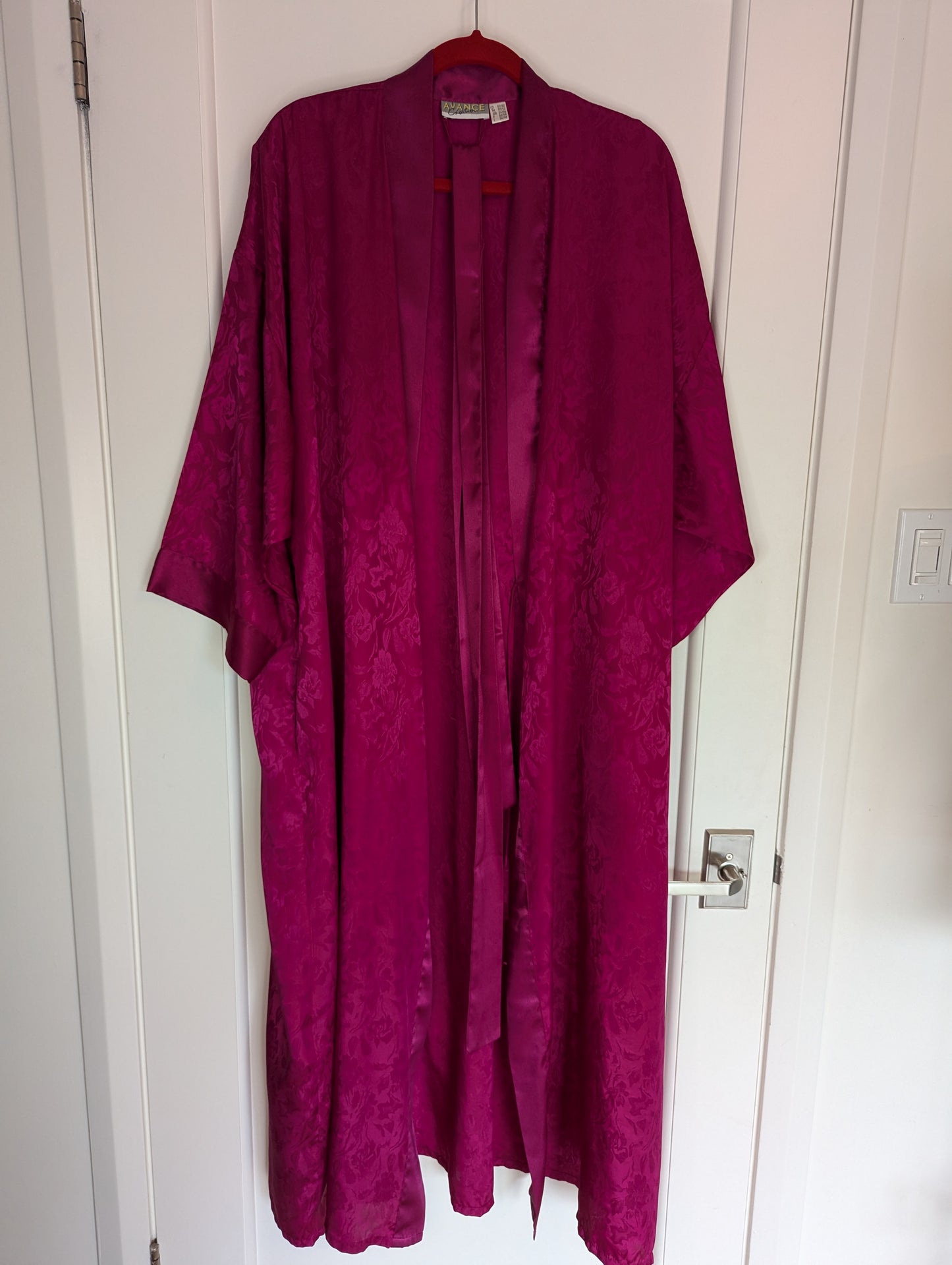 Avance Creation Robe  Size:  XL