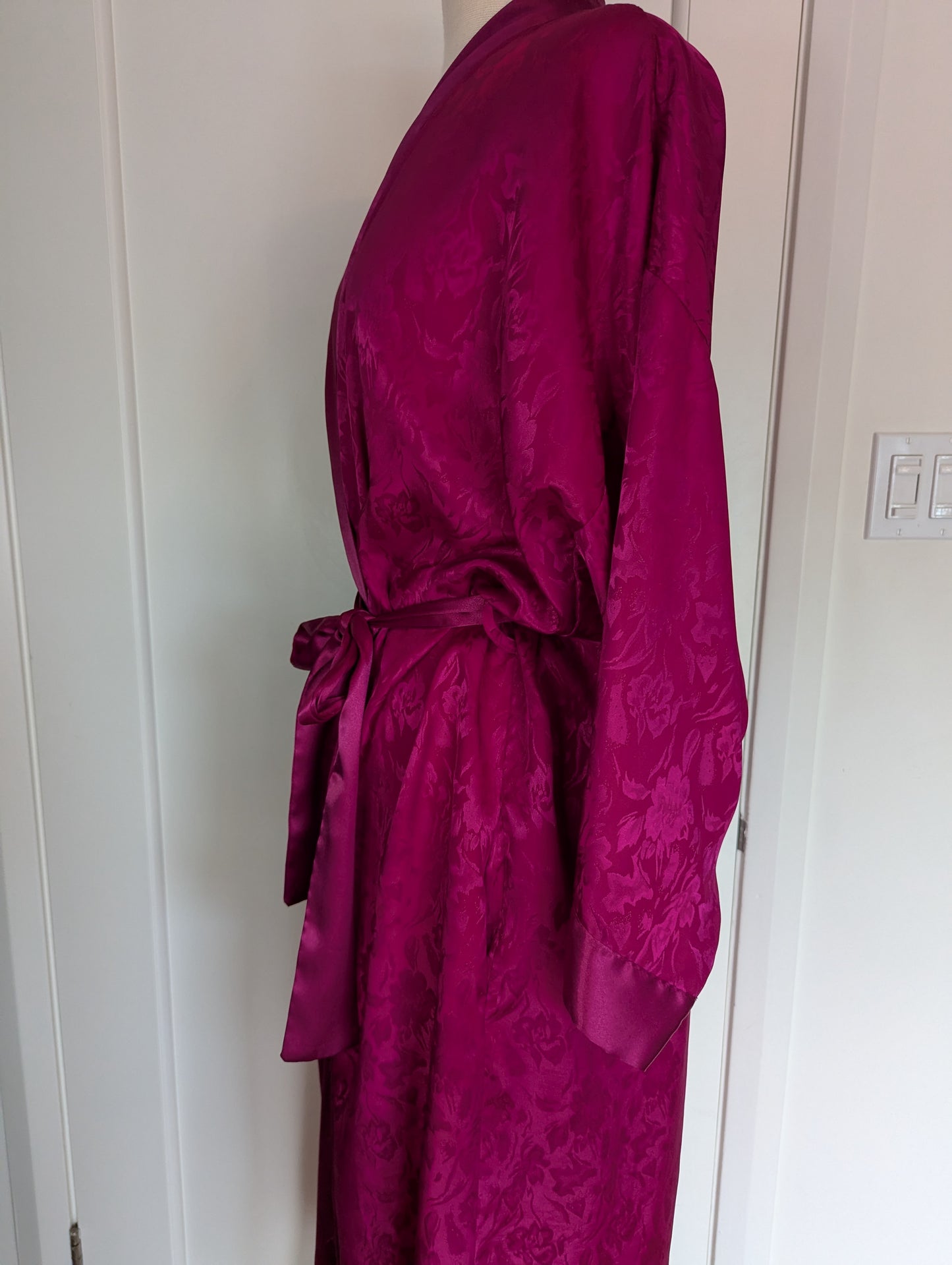 Avance Creation Robe  Size:  XL
