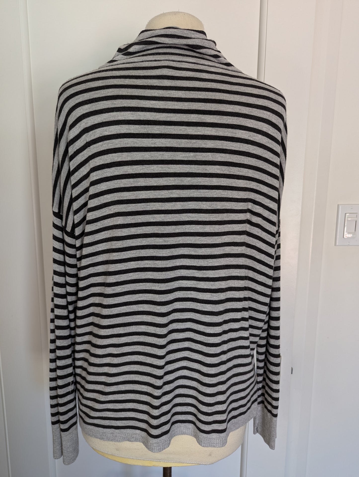 Eileen Fisher Size: M Sweater