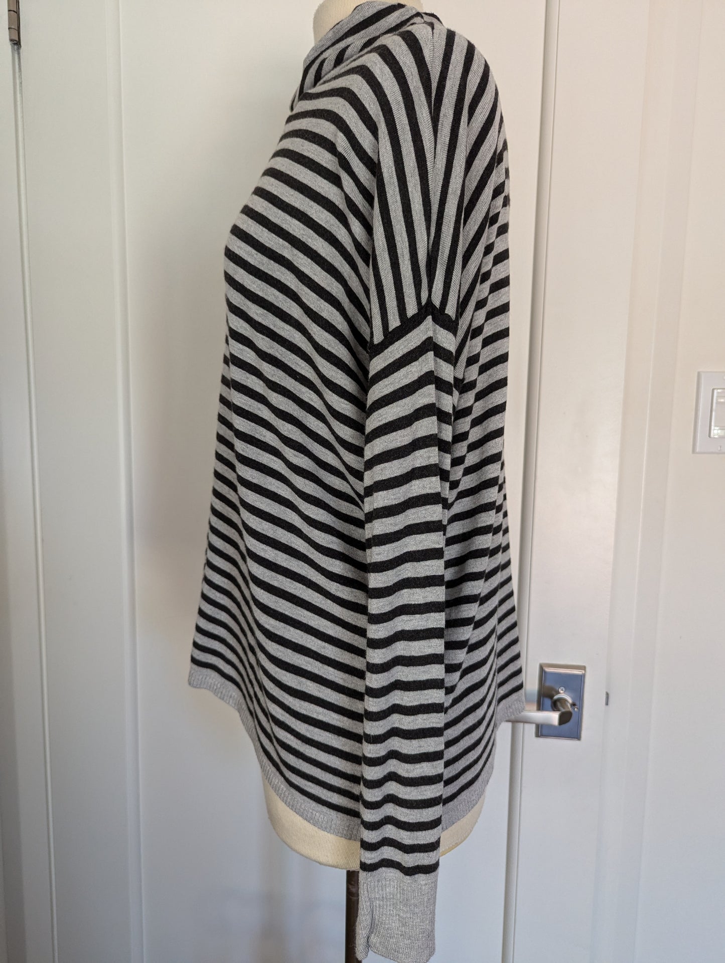 Eileen Fisher Size: M Sweater